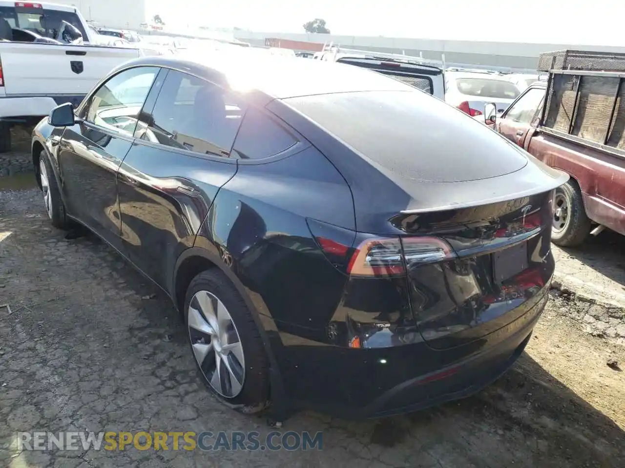 3 Photograph of a damaged car 5YJYGAEE9MF204540 TESLA MODEL Y 2021