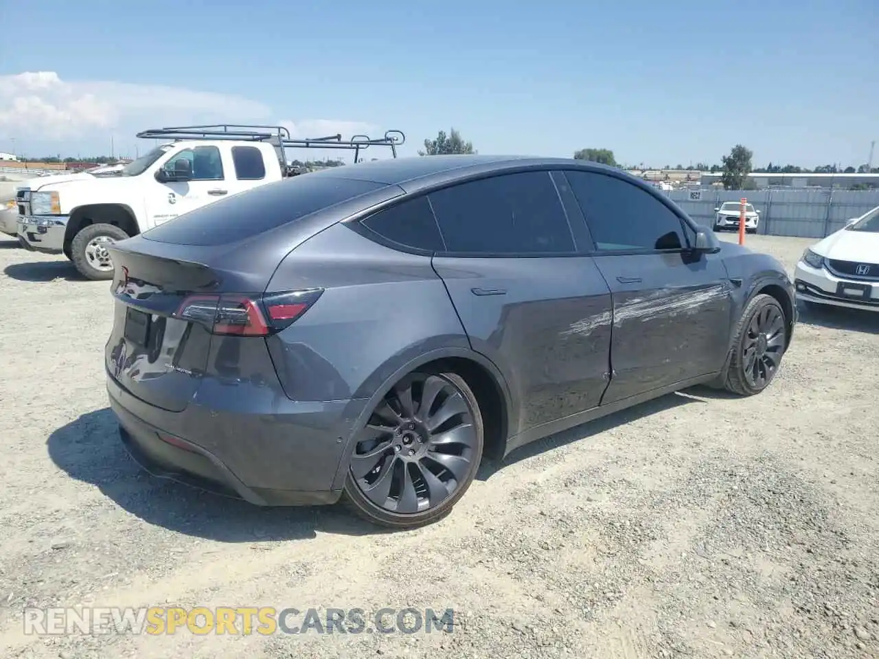 3 Photograph of a damaged car 5YJYGAEE9MF275270 TESLA MODEL Y 2021