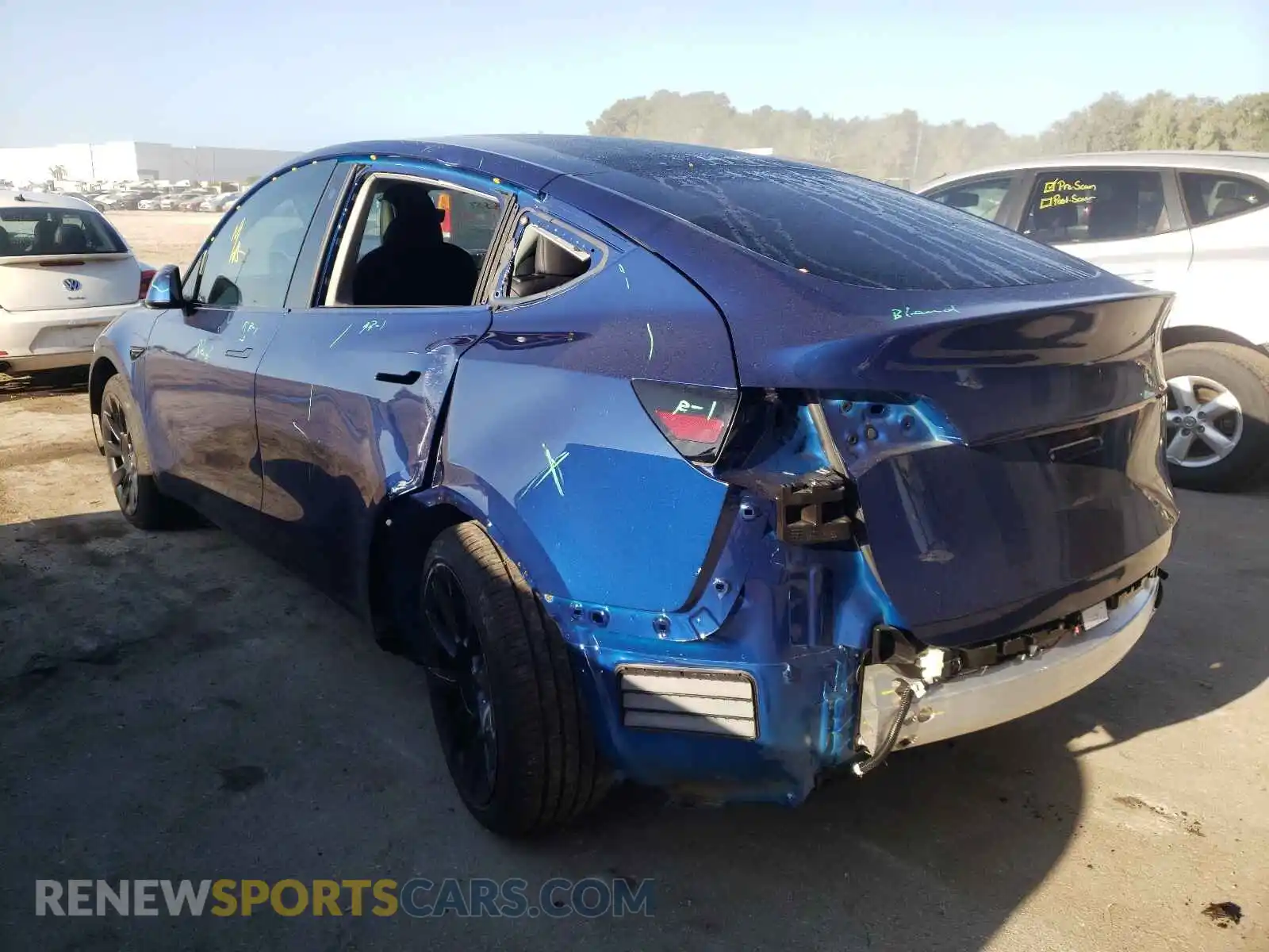 3 Photograph of a damaged car 5YJYGAEEXMF149094 TESLA MODEL Y 2021
