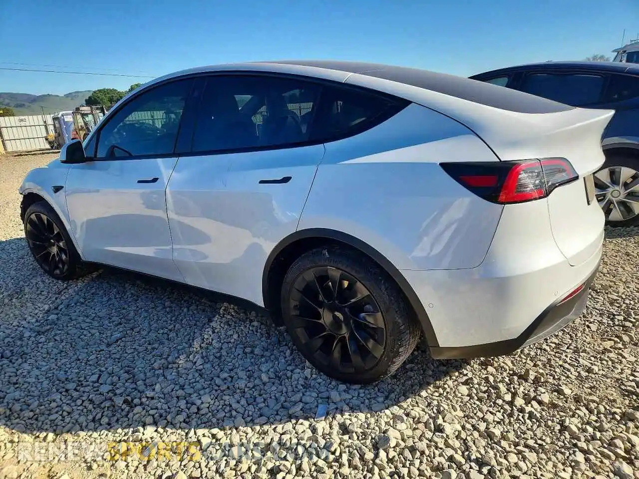 2 Photograph of a damaged car 5YJYGAEEXMF157566 TESLA MODEL Y 2021