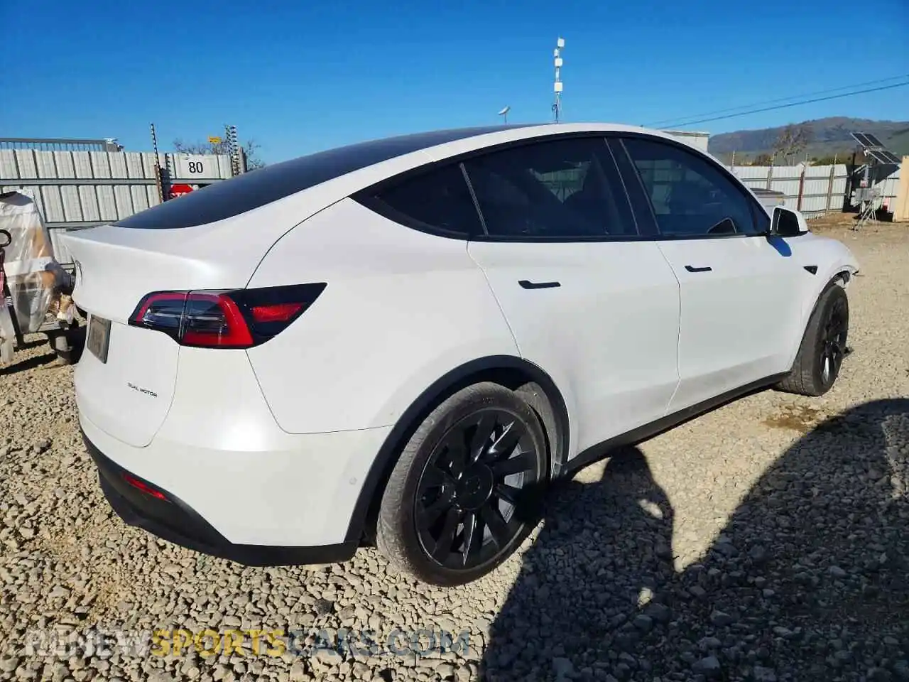 3 Photograph of a damaged car 5YJYGAEEXMF157566 TESLA MODEL Y 2021