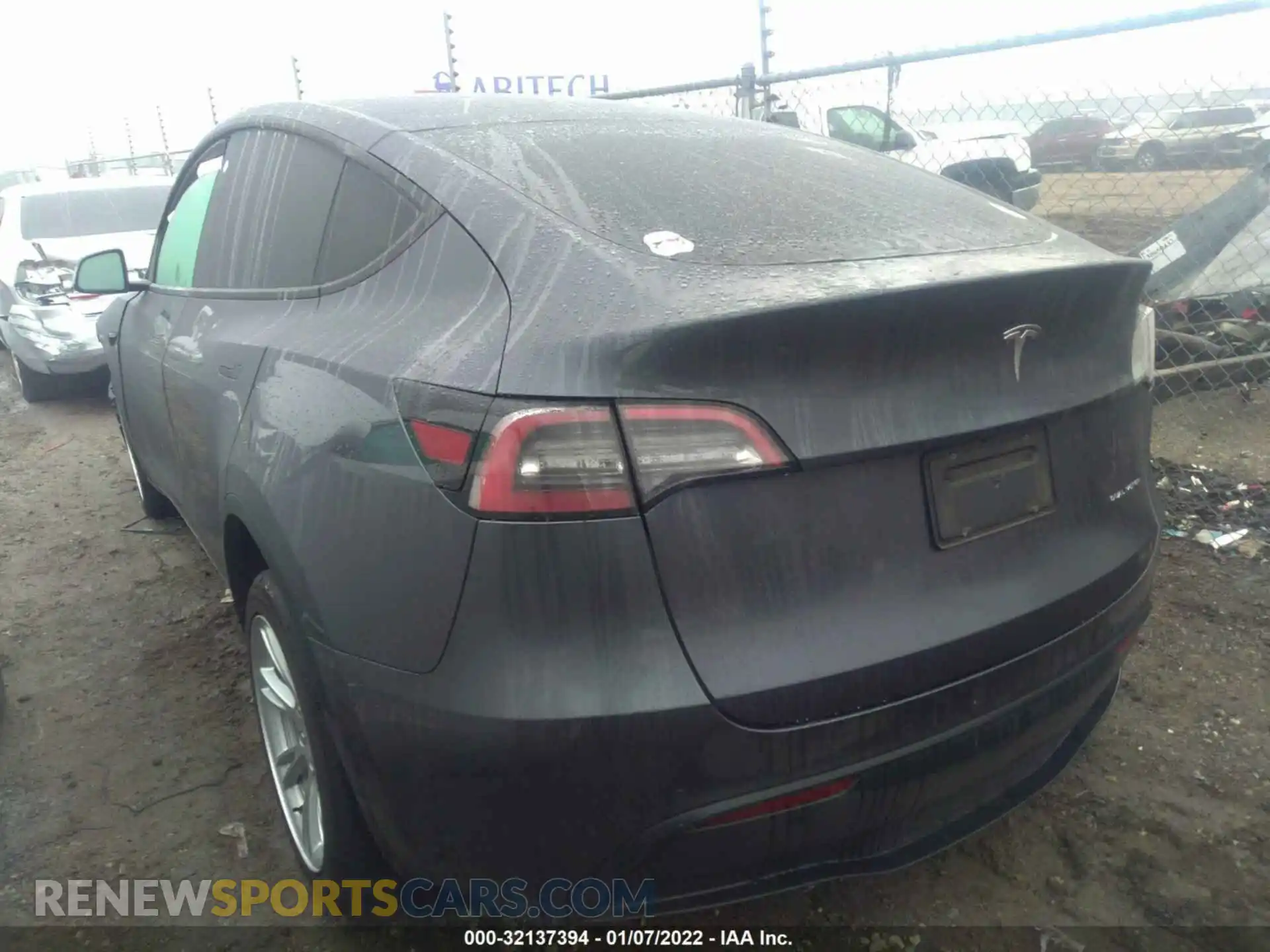3 Photograph of a damaged car 5YJYGAEEXMF159995 TESLA MODEL Y 2021