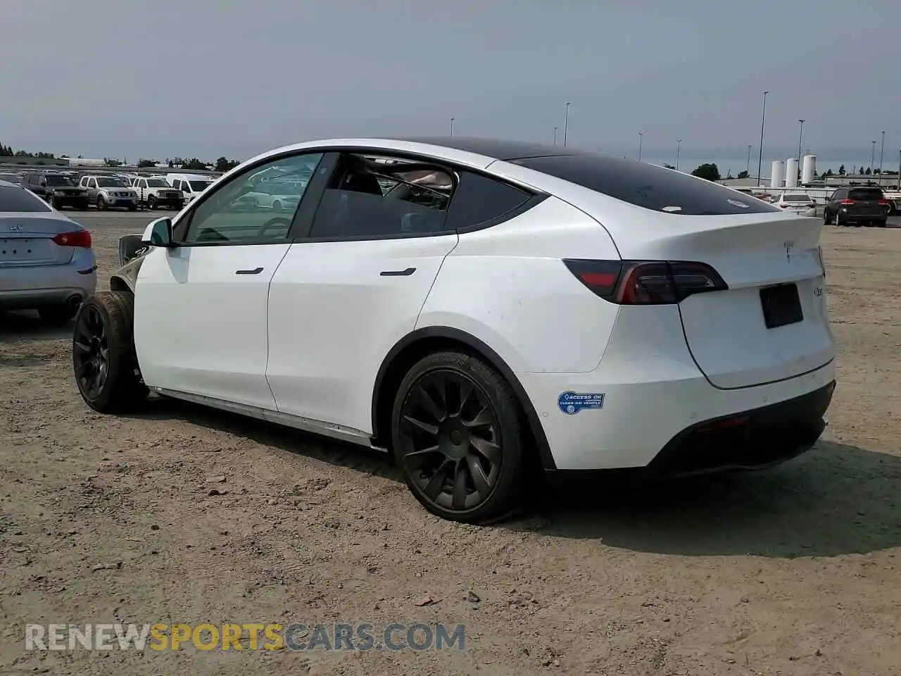 2 Photograph of a damaged car 5YJYGAEEXMF243217 TESLA MODEL Y 2021