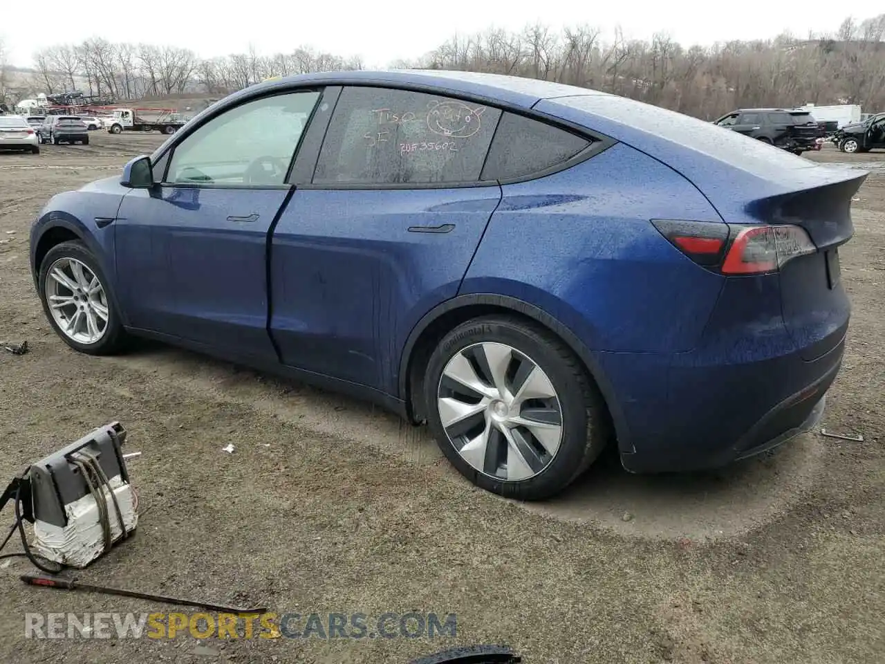 2 Photograph of a damaged car 5YJYGDED0MF107381 TESLA MODEL Y 2021