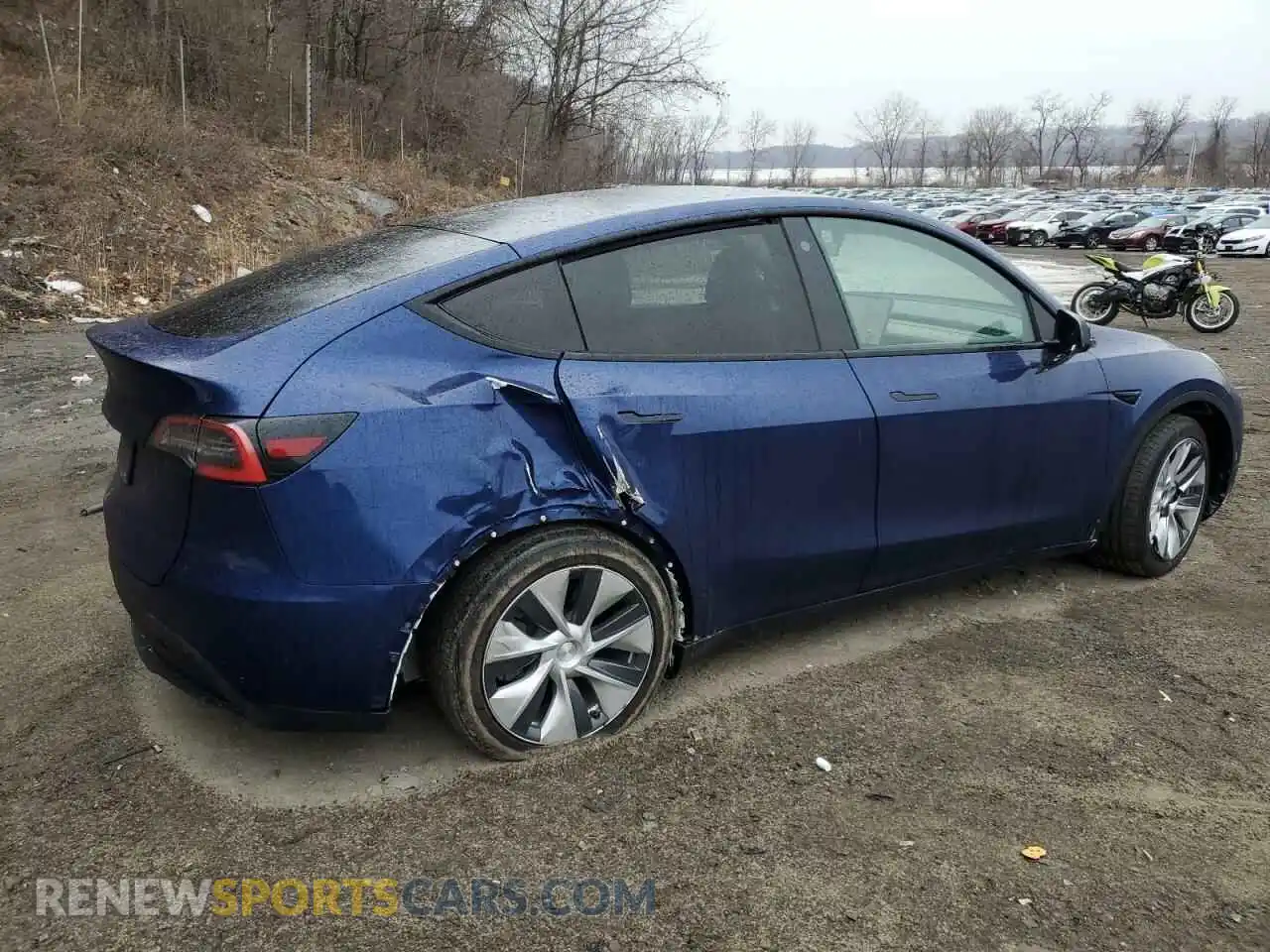3 Photograph of a damaged car 5YJYGDED0MF107381 TESLA MODEL Y 2021