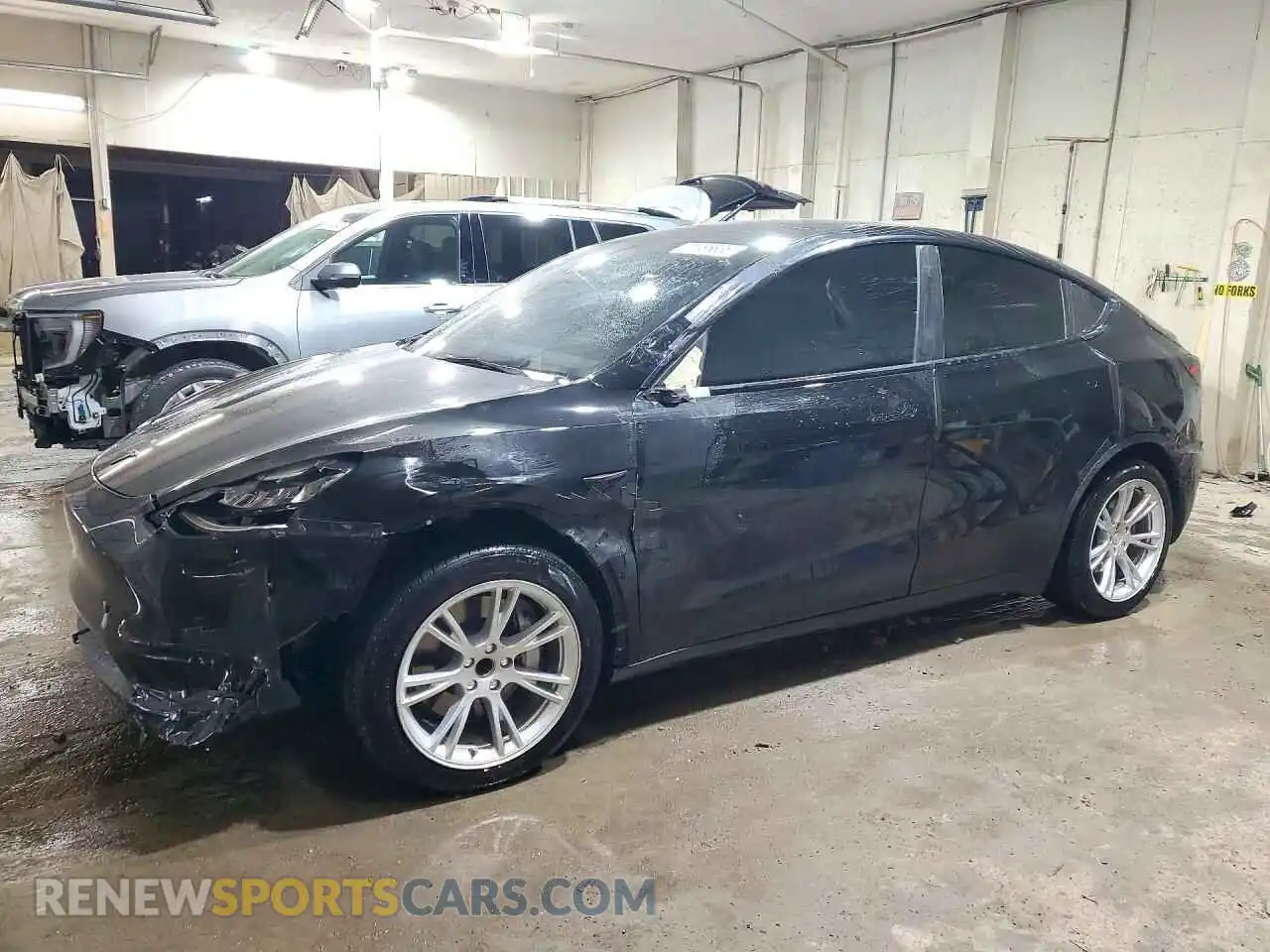 1 Photograph of a damaged car 5YJYGDED0MF107736 TESLA MODEL Y 2021