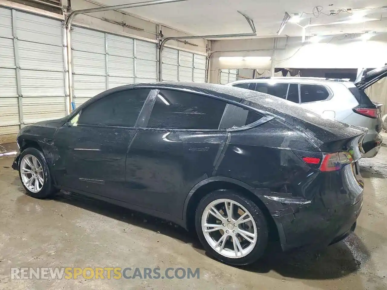 2 Photograph of a damaged car 5YJYGDED0MF107736 TESLA MODEL Y 2021