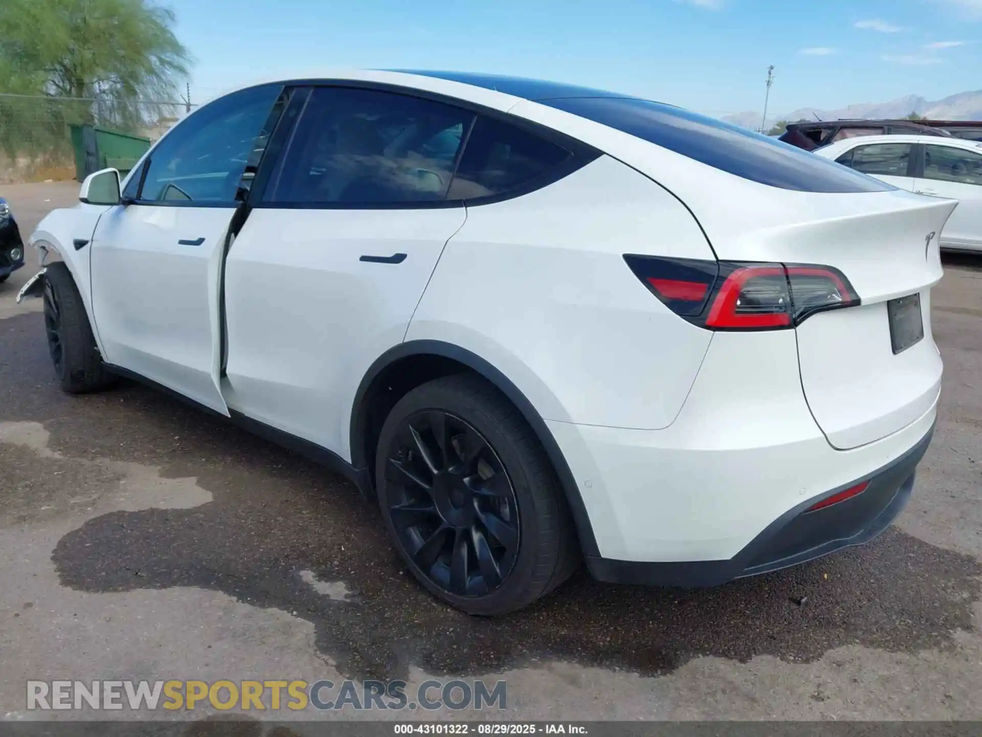 3 Photograph of a damaged car 5YJYGDED1MF116252 TESLA MODEL Y 2021