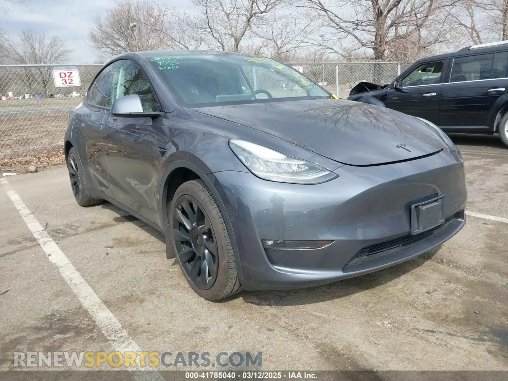 1 Photograph of a damaged car 5YJYGDED2MF118205 TESLA MODEL Y 2021