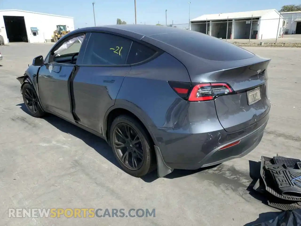 3 Photograph of a damaged car 5YJYGDED4MF113944 TESLA MODEL Y 2021
