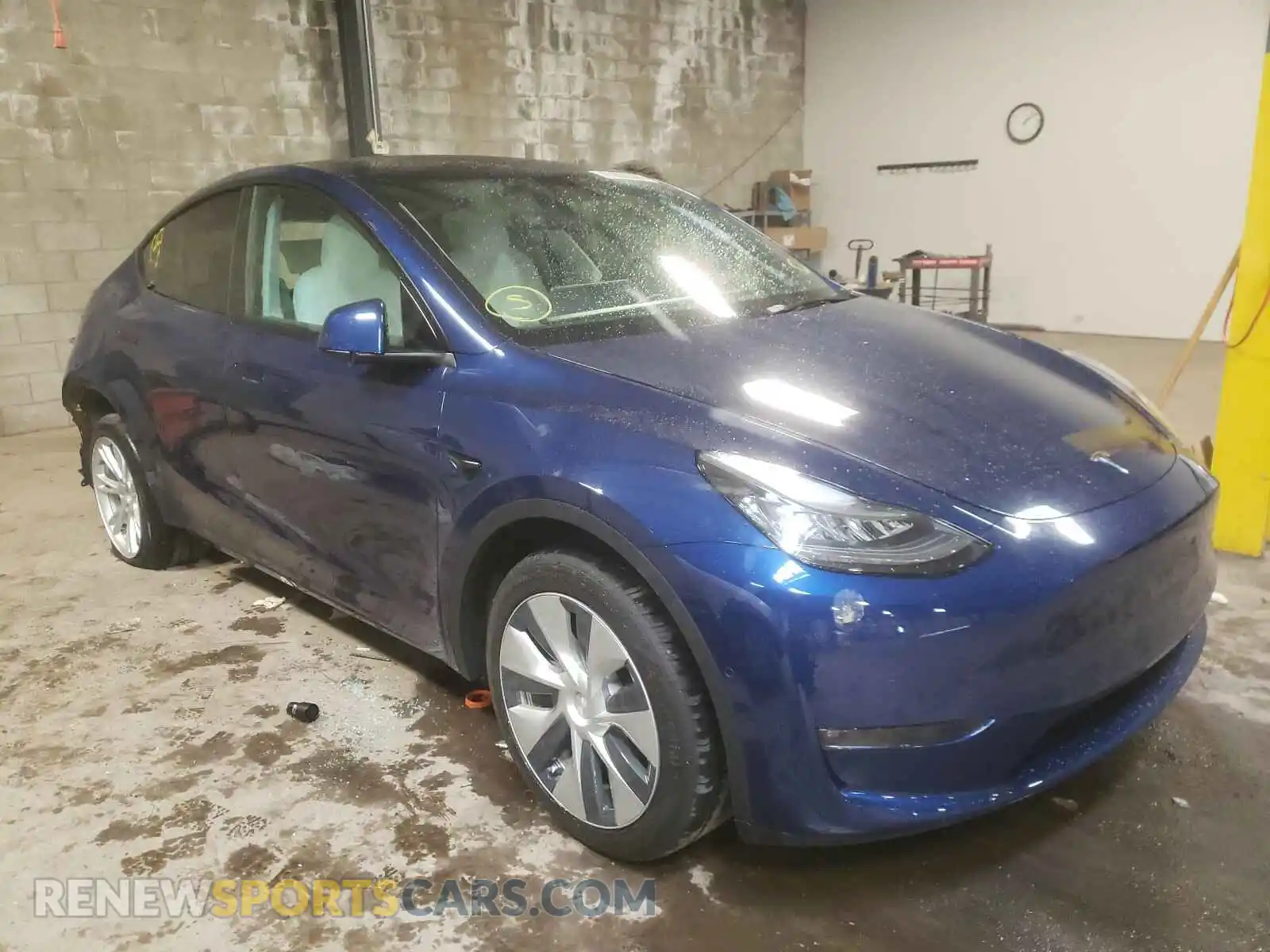 1 Photograph of a damaged car 5YJYGDED5MF103990 TESLA MODEL Y 2021