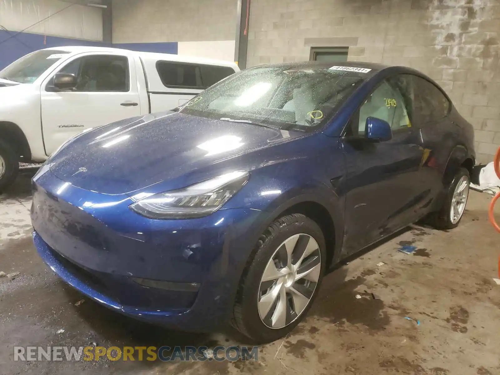 2 Photograph of a damaged car 5YJYGDED5MF103990 TESLA MODEL Y 2021