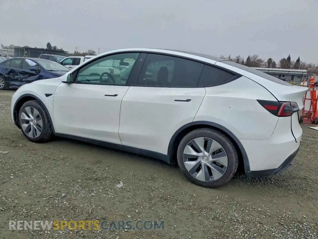 2 Photograph of a damaged car 5YJYGDED5MF107747 TESLA MODEL Y 2021