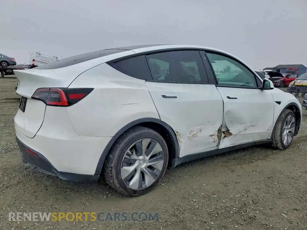 3 Photograph of a damaged car 5YJYGDED5MF107747 TESLA MODEL Y 2021