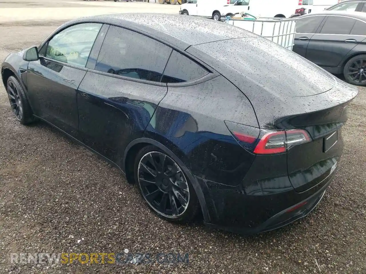 3 Photograph of a damaged car 5YJYGDED5MF126167 TESLA MODEL Y 2021