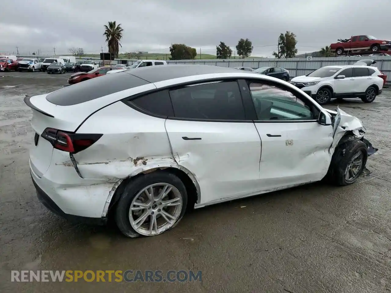 3 Photograph of a damaged car 5YJYGDED5MF133930 TESLA MODEL Y 2021