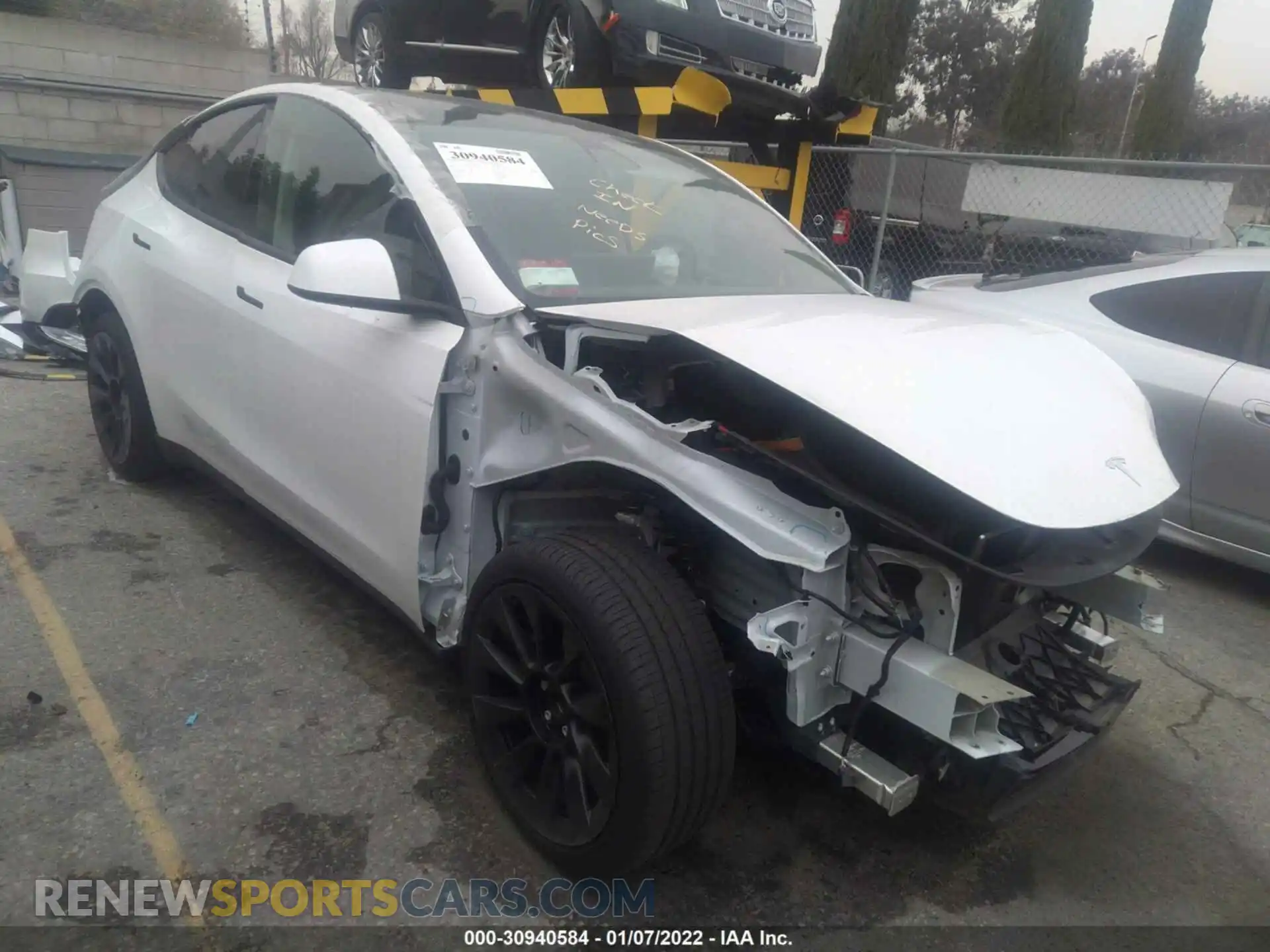 1 Photograph of a damaged car 5YJYGDED5MF192864 TESLA MODEL Y 2021