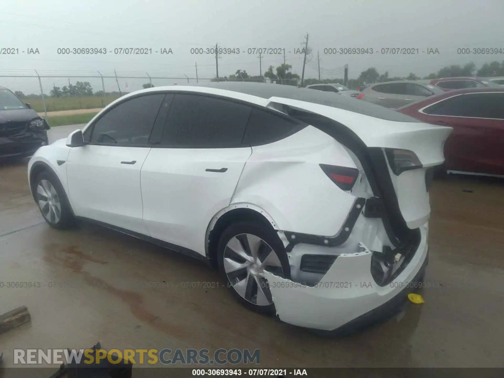 3 fotografías del automóvil dañado 5YJYGDED6MF109152 TESLA MODEL Y 2021