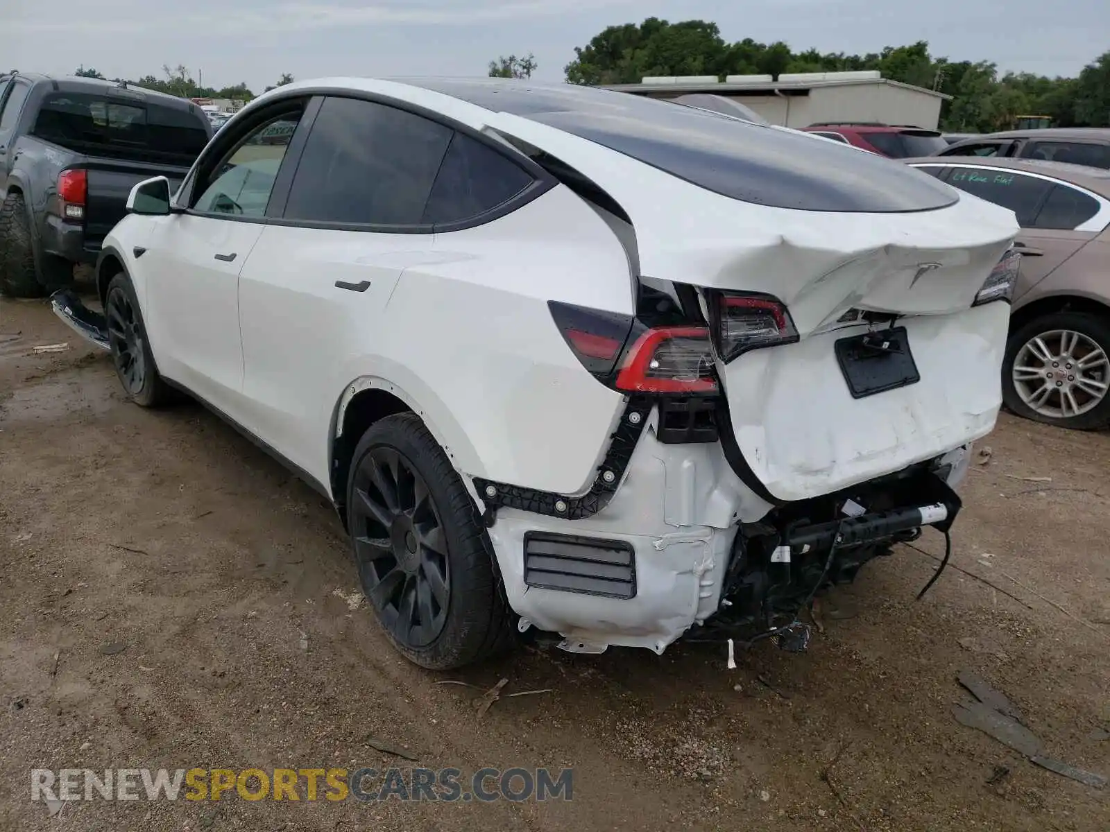 3 Photograph of a damaged car 5YJYGDED6MF115811 TESLA MODEL Y 2021