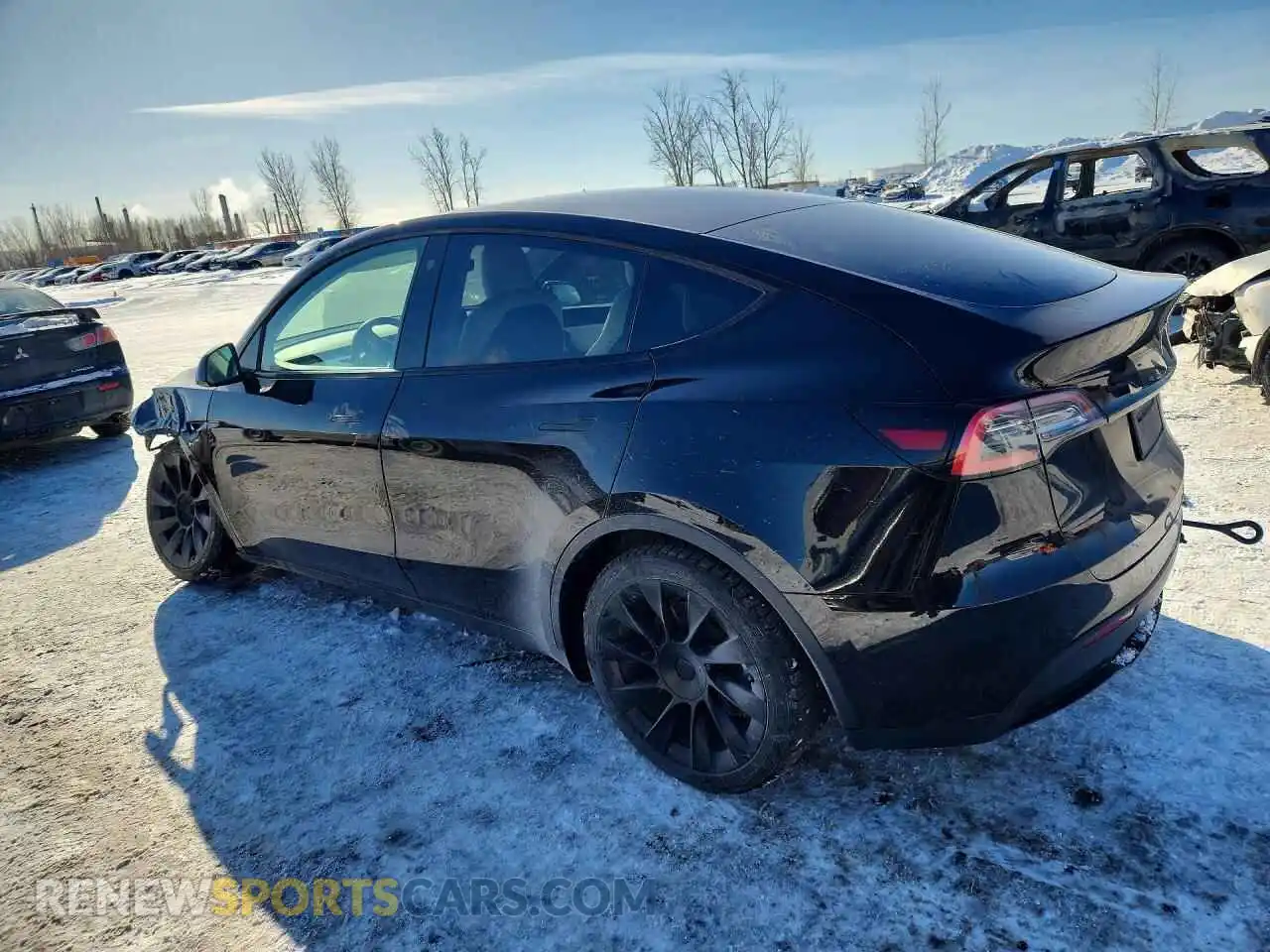 2 Photograph of a damaged car 5YJYGDED6MF121303 TESLA MODEL Y 2021