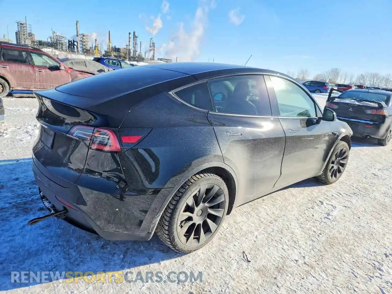 3 Photograph of a damaged car 5YJYGDED6MF121303 TESLA MODEL Y 2021