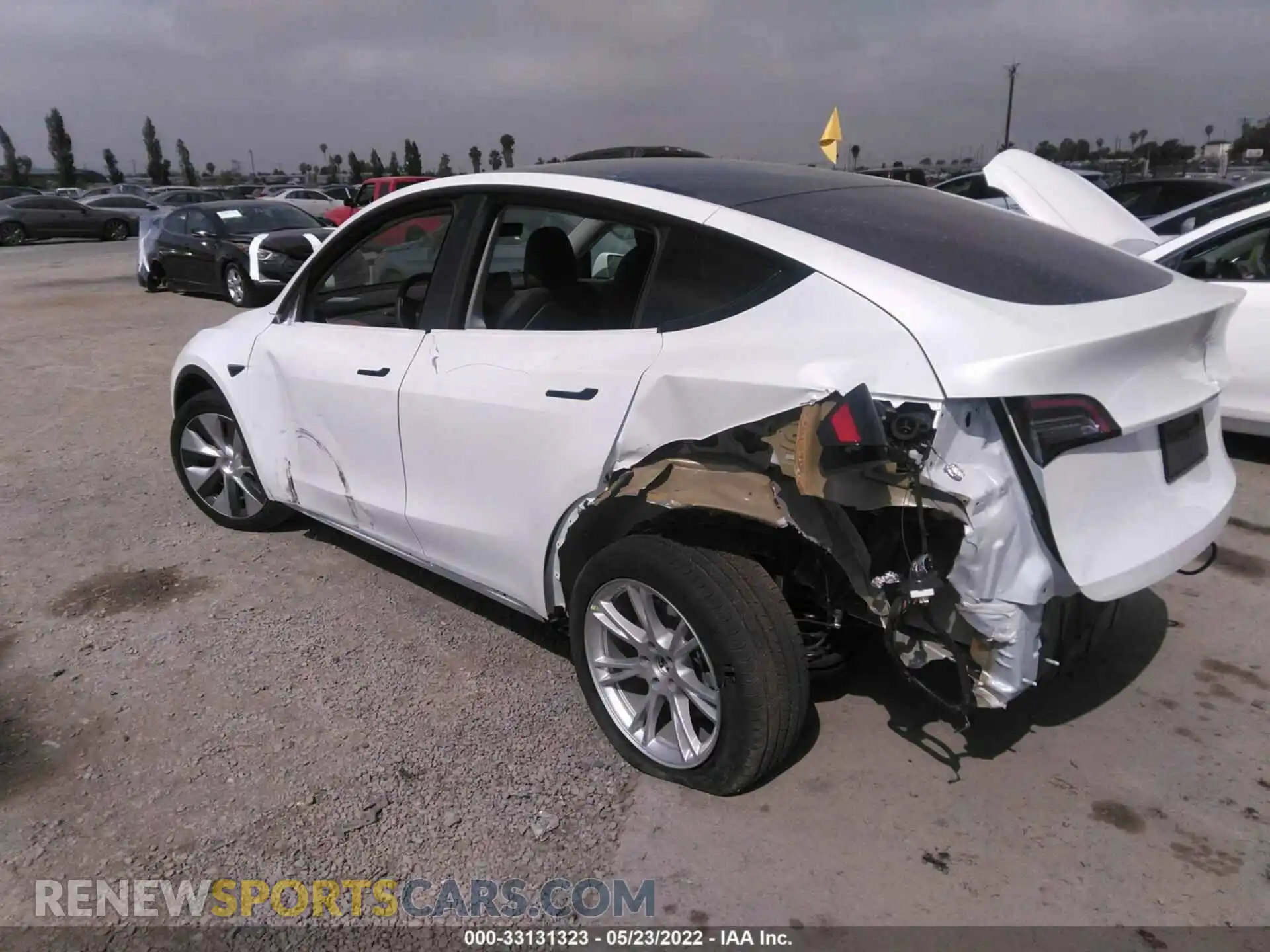 3 Photograph of a damaged car 5YJYGDED8MF107337 TESLA MODEL Y 2021