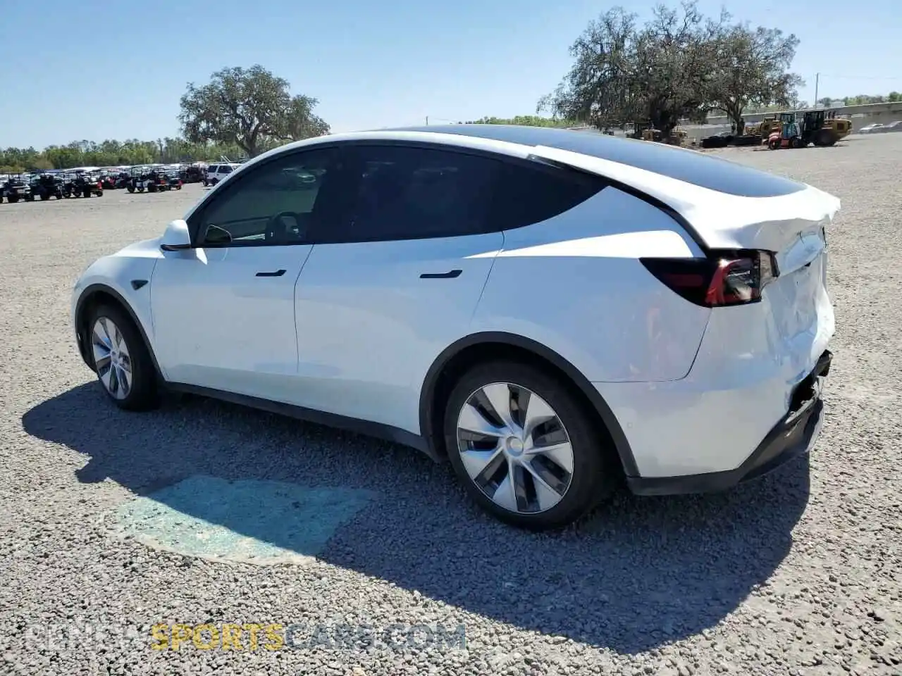 2 Photograph of a damaged car 5YJYGDED8MF113011 TESLA MODEL Y 2021