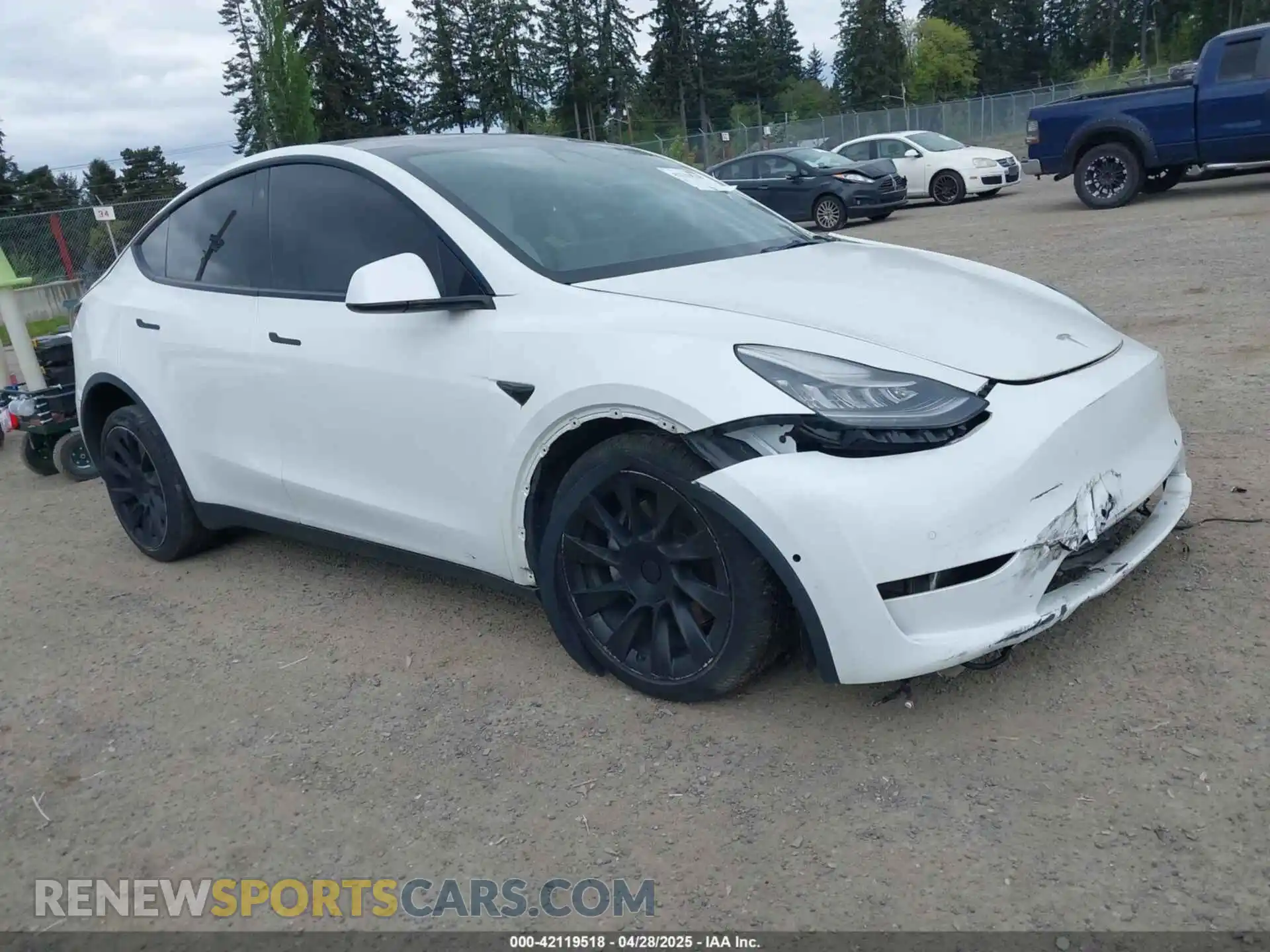 1 Photograph of a damaged car 5YJYGDED9MF121828 TESLA MODEL Y 2021