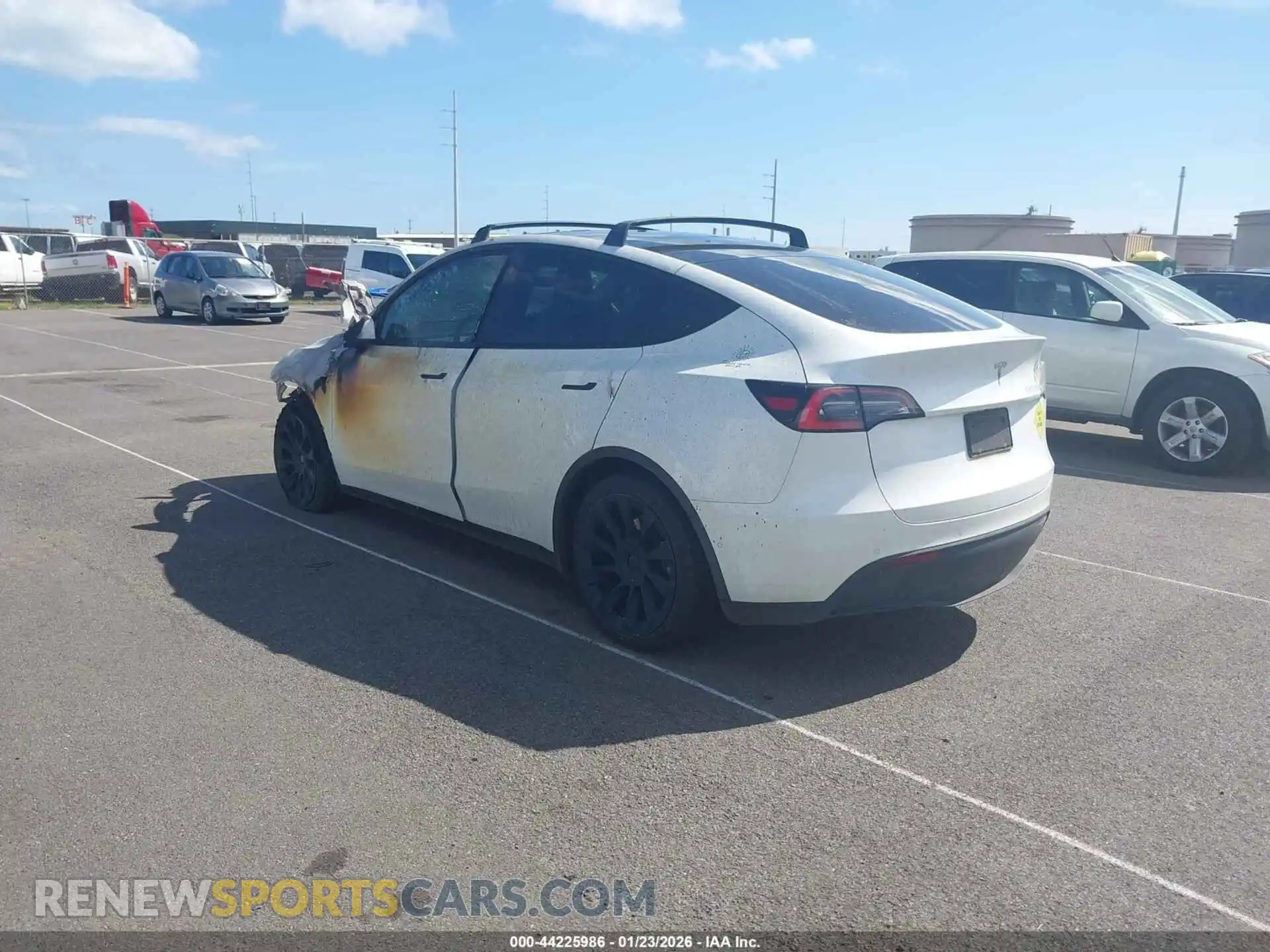 3 Photograph of a damaged car 5YJYGDEDXMF103483 TESLA MODEL Y 2021