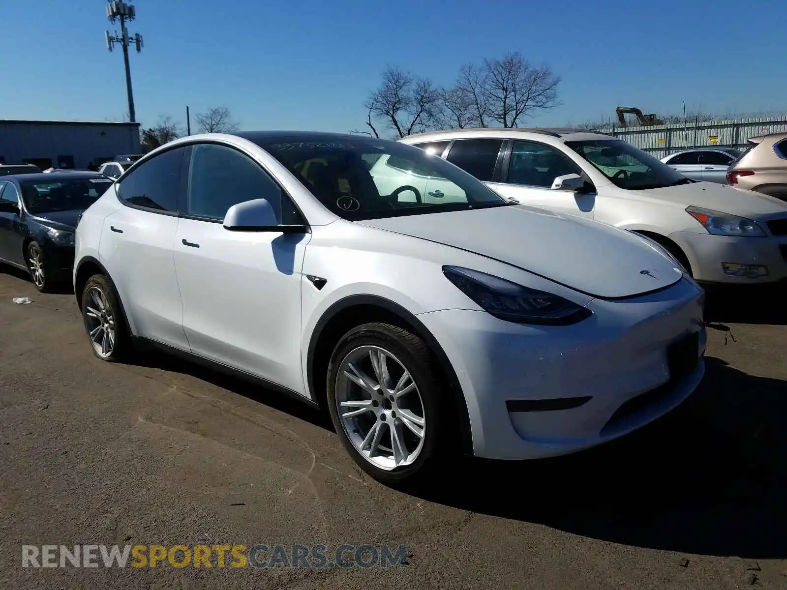 1 Photograph of a damaged car 5YJYGDEE0MF061138 TESLA MODEL Y 2021