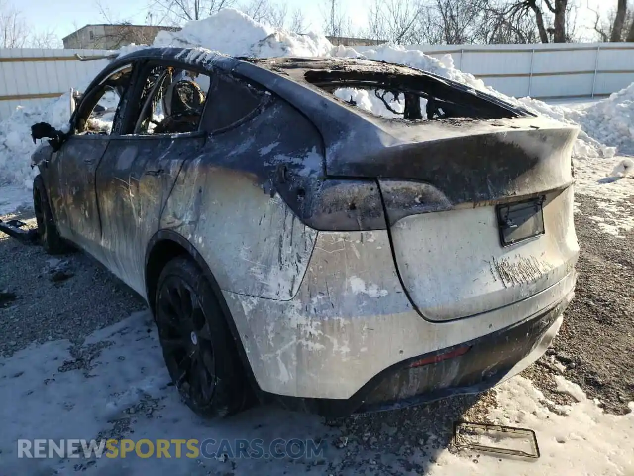 3 Photograph of a damaged car 5YJYGDEE0MF065822 TESLA MODEL Y 2021