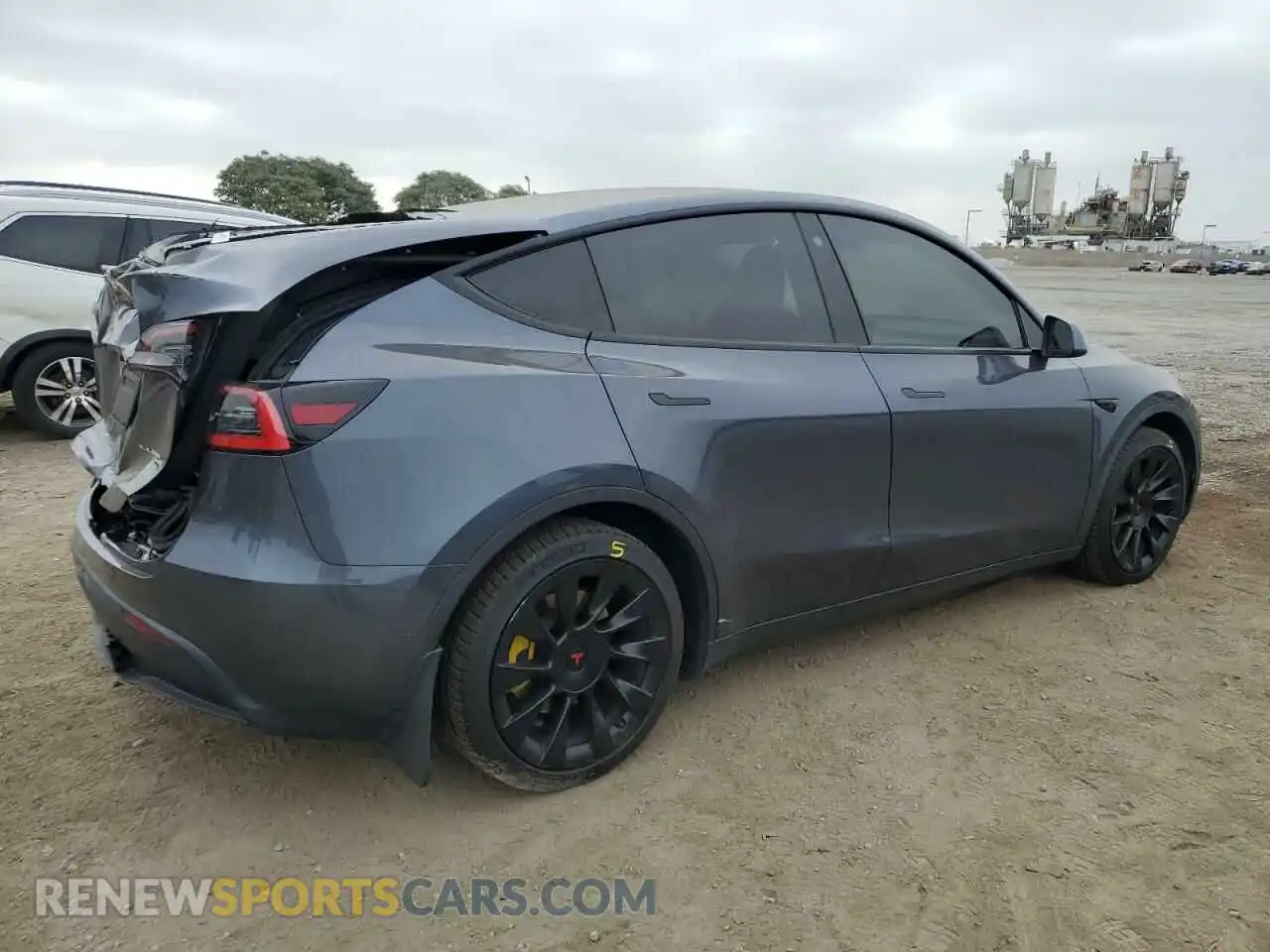 3 Photograph of a damaged car 5YJYGDEE0MF067909 TESLA MODEL Y 2021