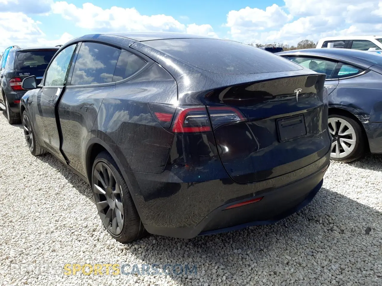 3 Photograph of a damaged car 5YJYGDEE0MF070454 TESLA MODEL Y 2021