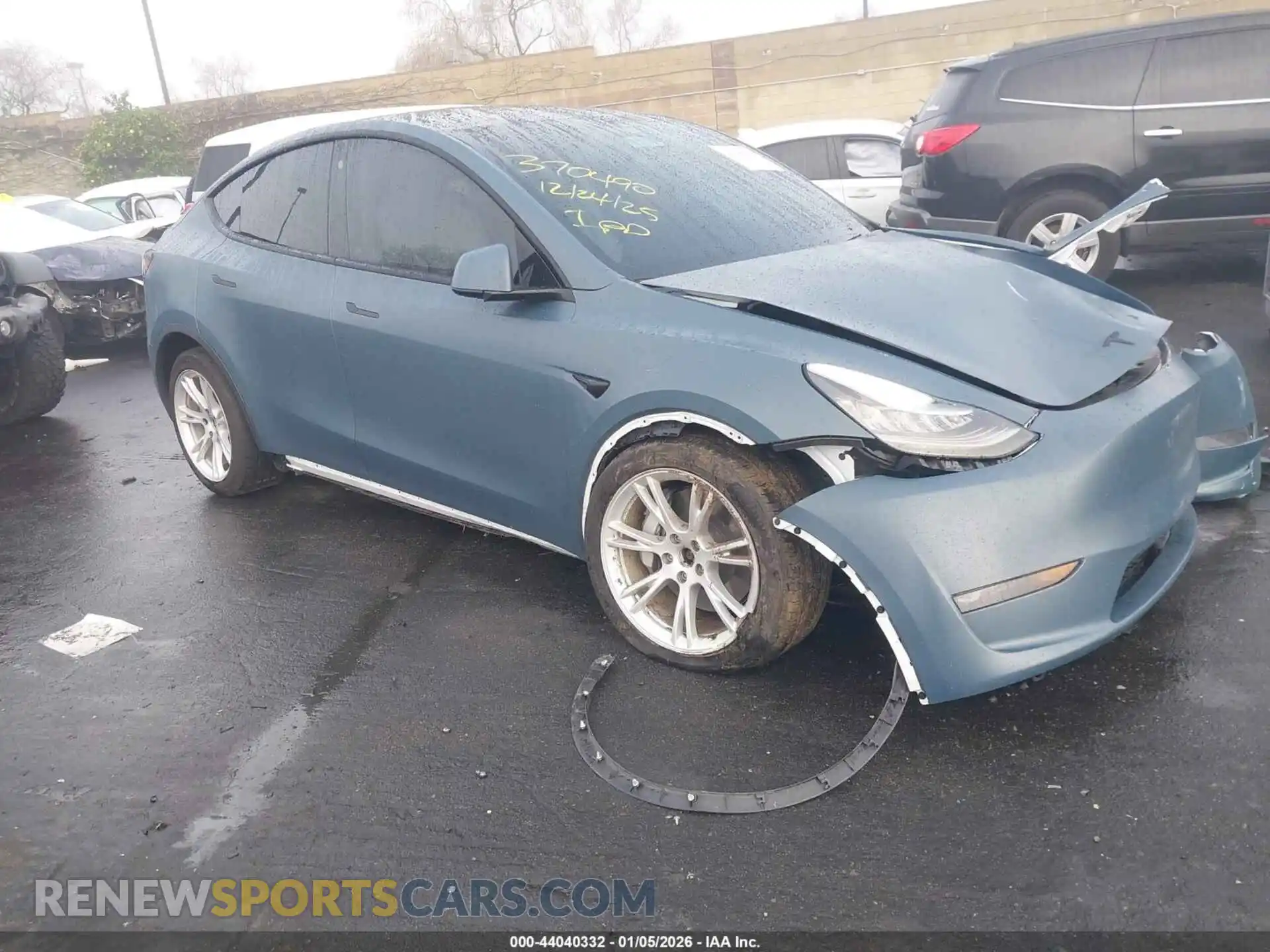 1 Photograph of a damaged car 5YJYGDEE0MF072897 TESLA MODEL Y 2021