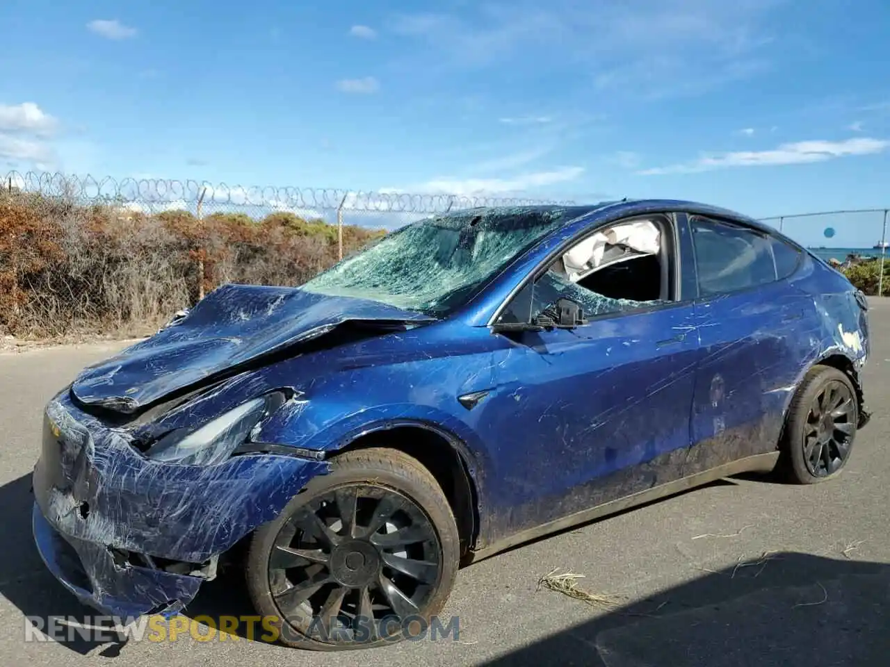 1 Photograph of a damaged car 5YJYGDEE0MF082944 TESLA MODEL Y 2021