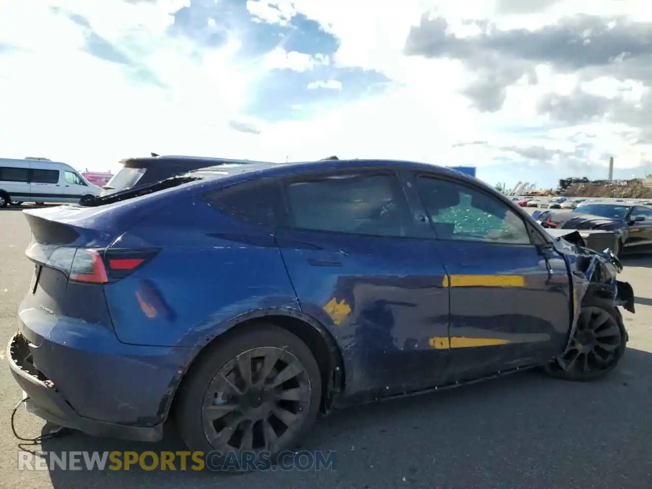 3 Photograph of a damaged car 5YJYGDEE0MF082944 TESLA MODEL Y 2021