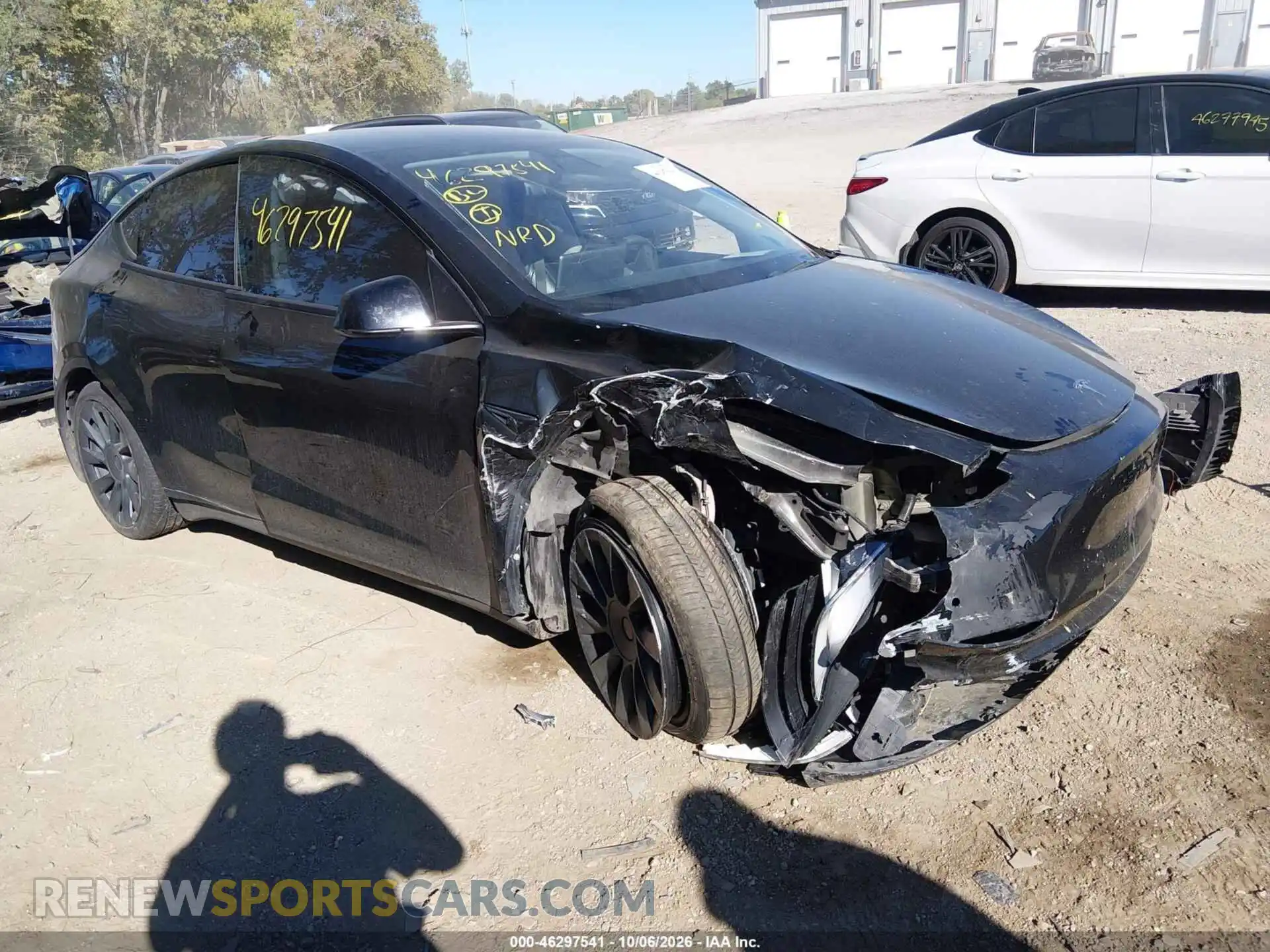 1 Photograph of a damaged car 5YJYGDEE0MF084774 TESLA MODEL Y 2021