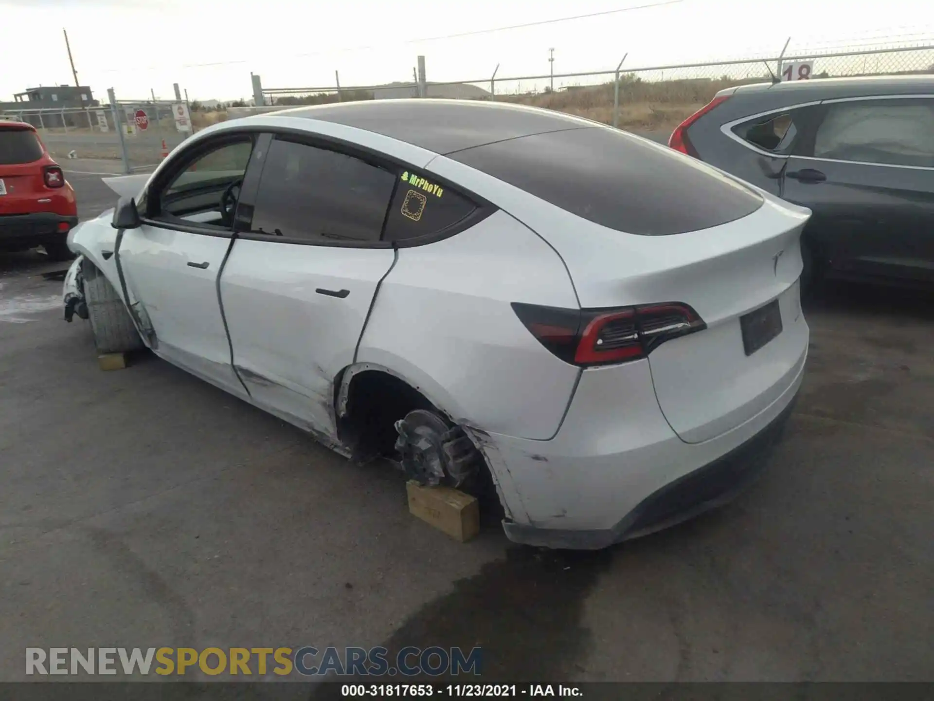 3 Photograph of a damaged car 5YJYGDEE0MF100732 TESLA MODEL Y 2021