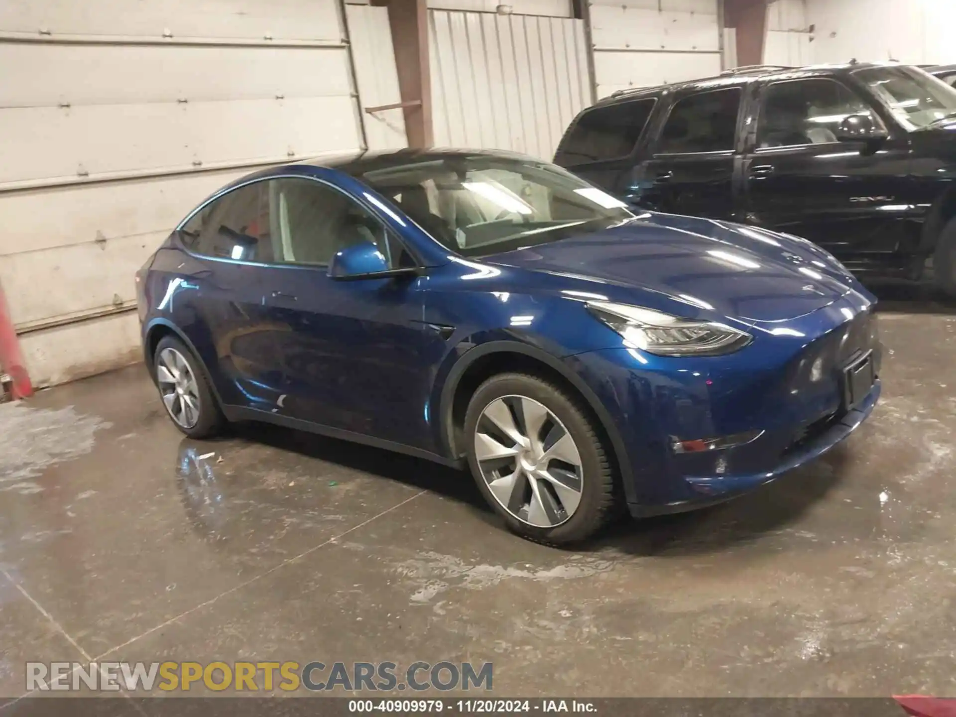 1 Photograph of a damaged car 5YJYGDEE0MF105106 TESLA MODEL Y 2021