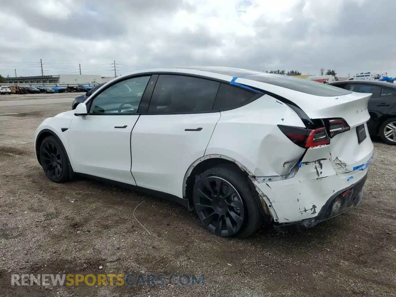 2 Photograph of a damaged car 5YJYGDEE0MF141586 TESLA MODEL Y 2021