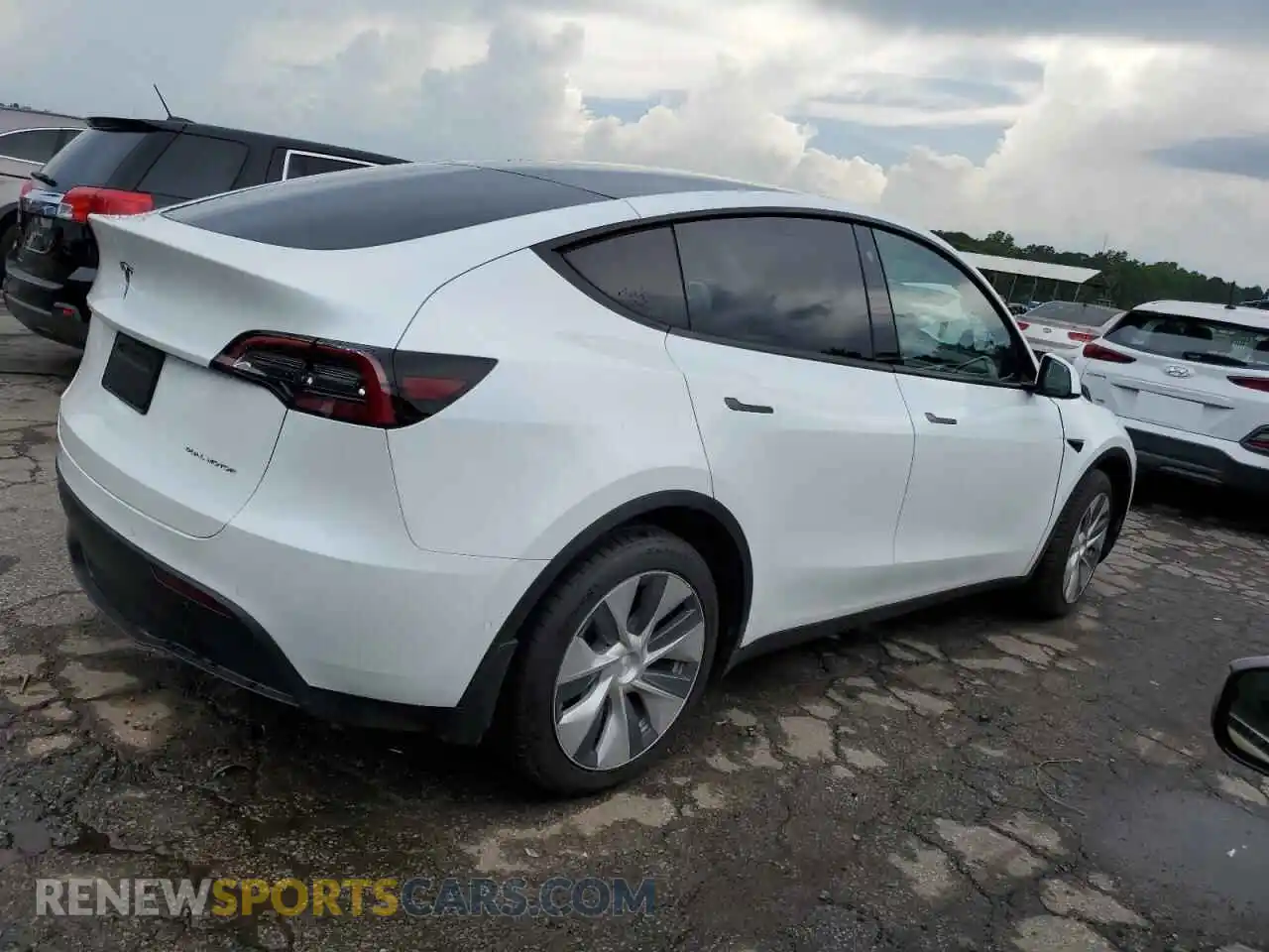 3 Photograph of a damaged car 5YJYGDEE0MF146030 TESLA MODEL Y 2021