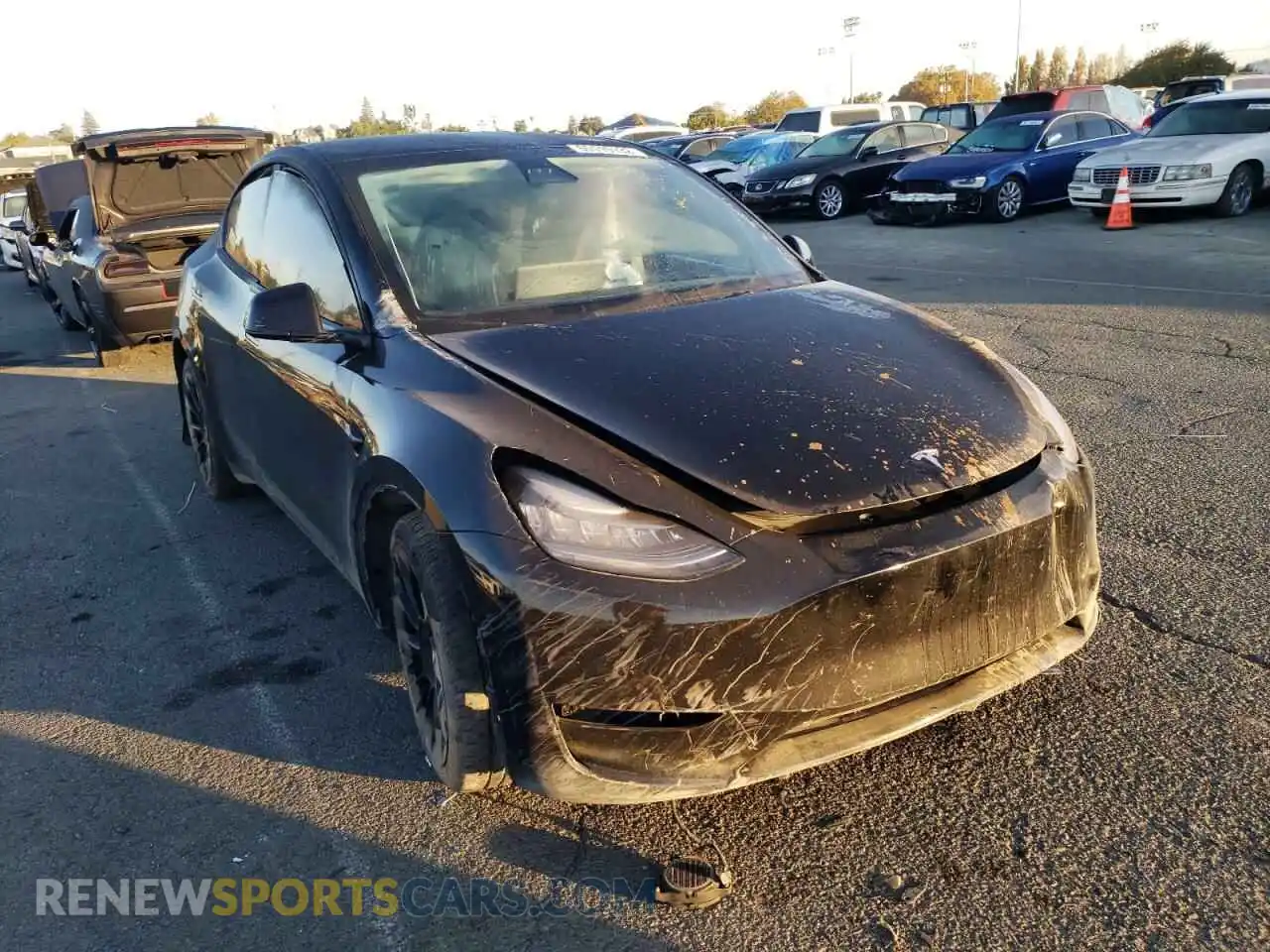 1 Photograph of a damaged car 5YJYGDEE0MF150367 TESLA MODEL Y 2021