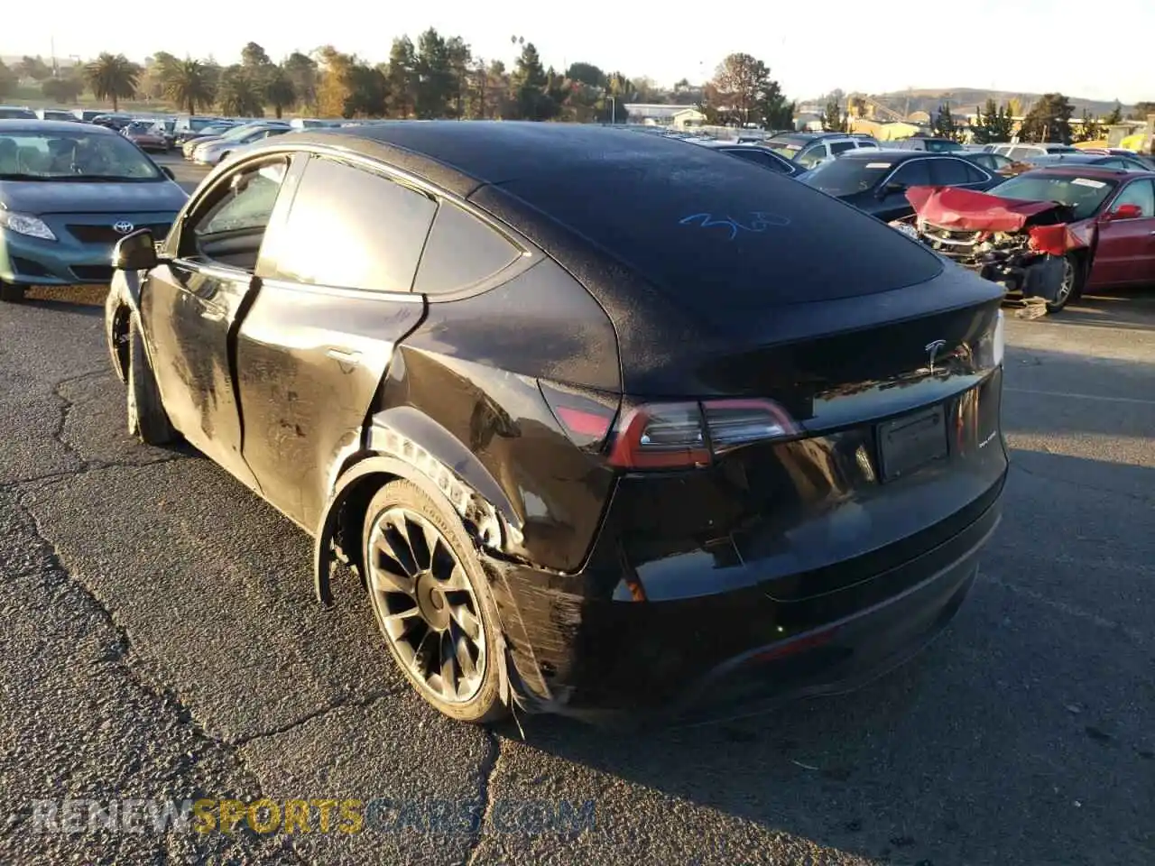 3 Photograph of a damaged car 5YJYGDEE0MF150367 TESLA MODEL Y 2021