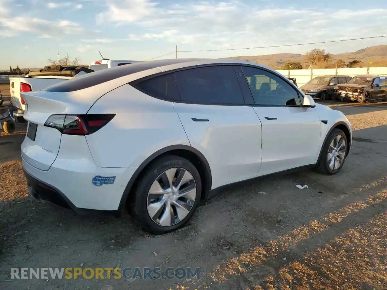 3 Photograph of a damaged car 5YJYGDEE0MF172725 TESLA MODEL Y 2021