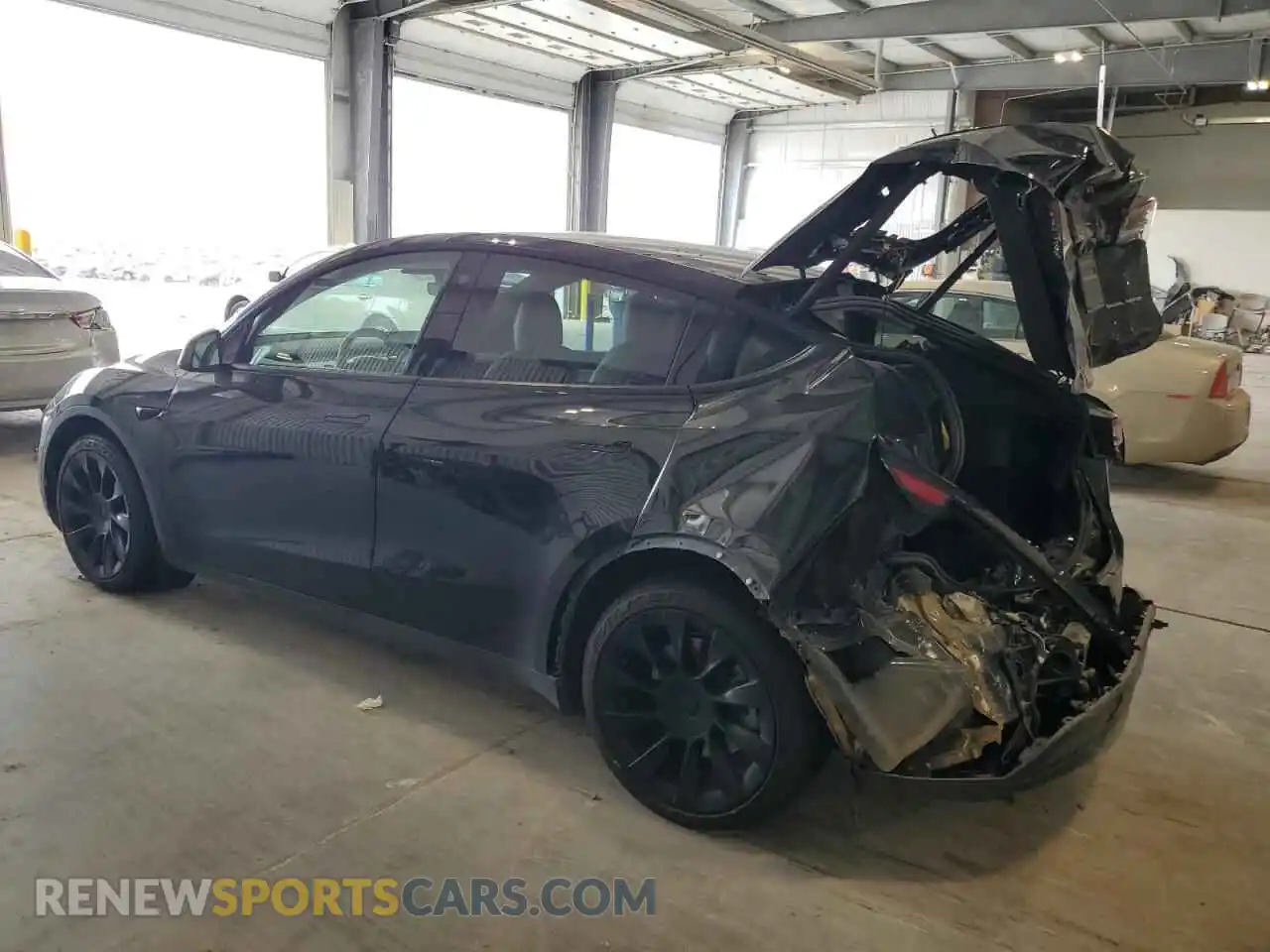 2 Photograph of a damaged car 5YJYGDEE0MF173096 TESLA MODEL Y 2021