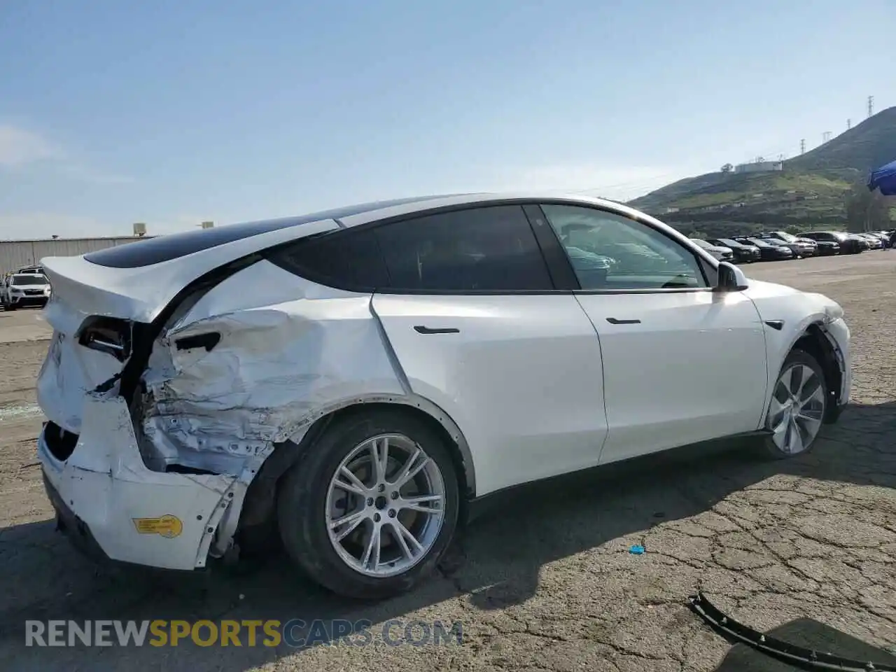 3 Photograph of a damaged car 5YJYGDEE0MF173129 TESLA MODEL Y 2021