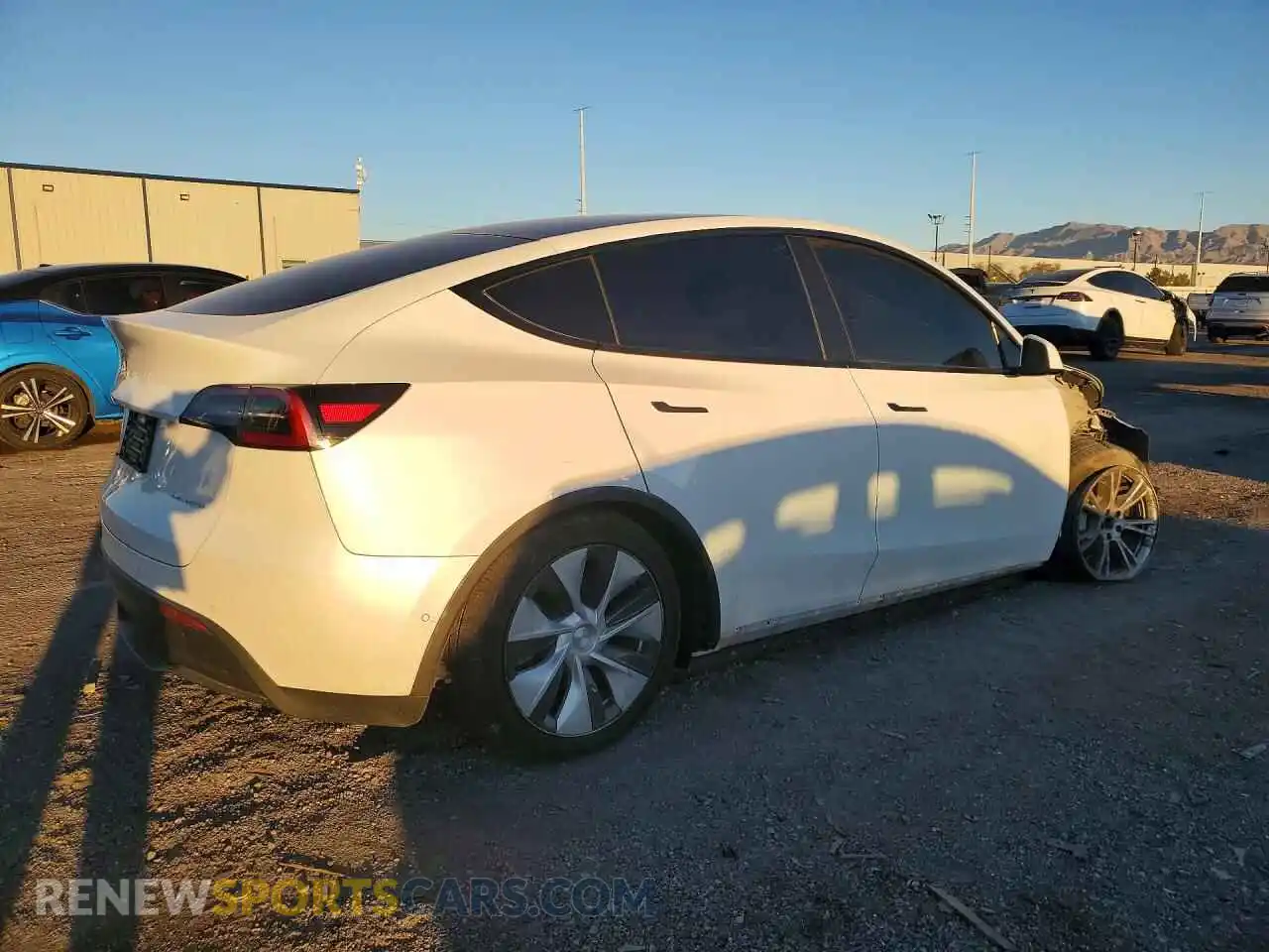 3 Фотография поврежденного автомобиля 5YJYGDEE0MF174703 TESLA MODEL Y 2021