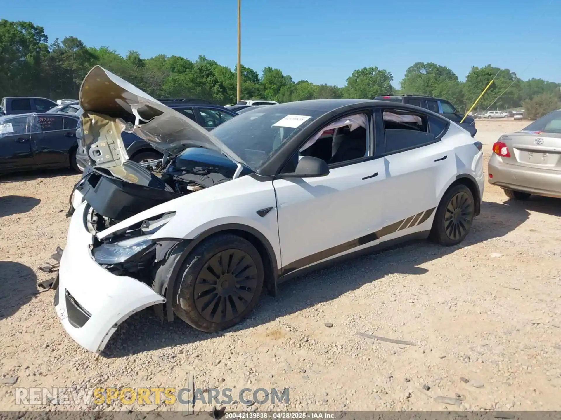 2 Photograph of a damaged car 5YJYGDEE0MF204377 TESLA MODEL Y 2021