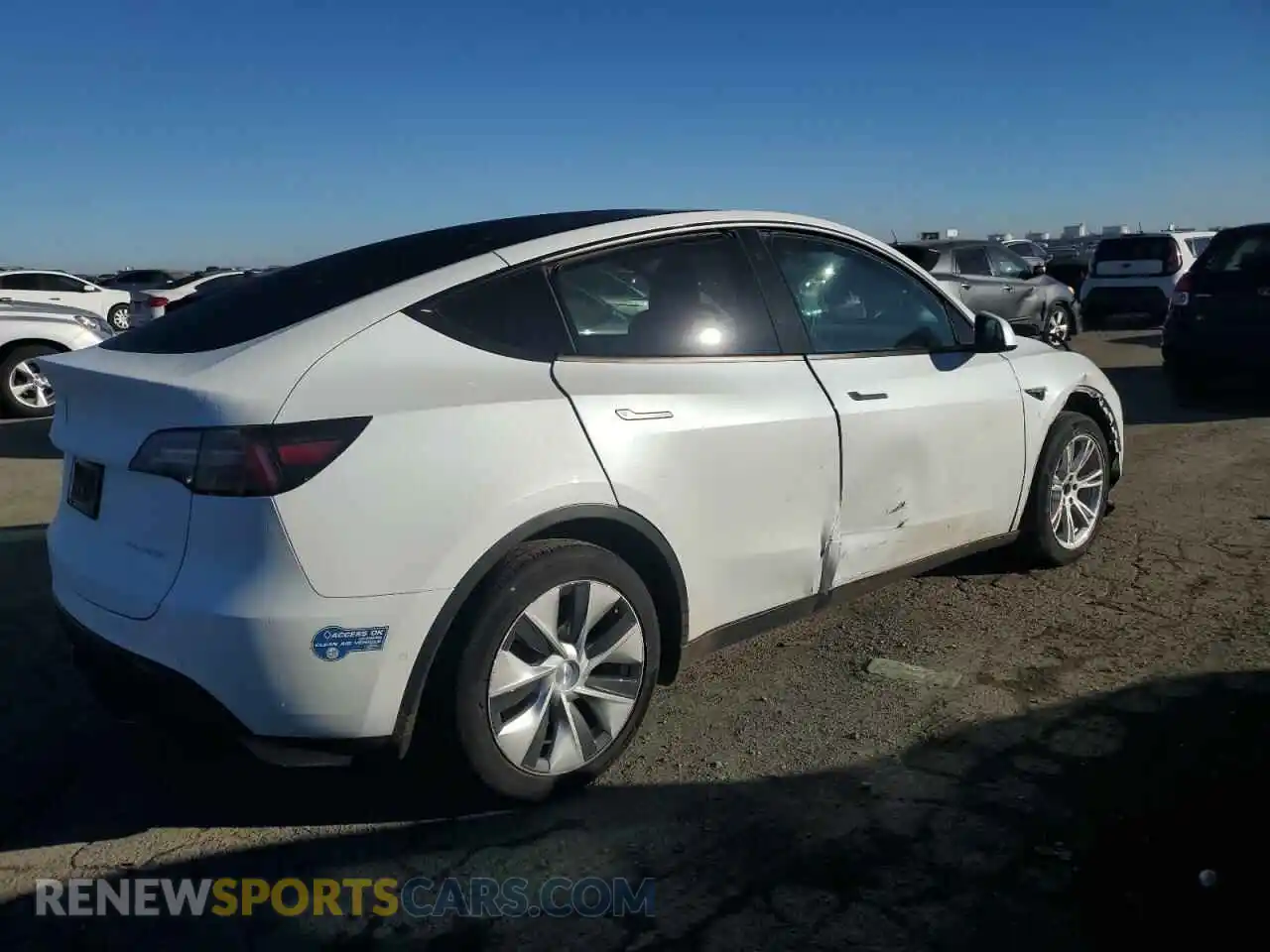 3 Photograph of a damaged car 5YJYGDEE0MF207621 TESLA MODEL Y 2021