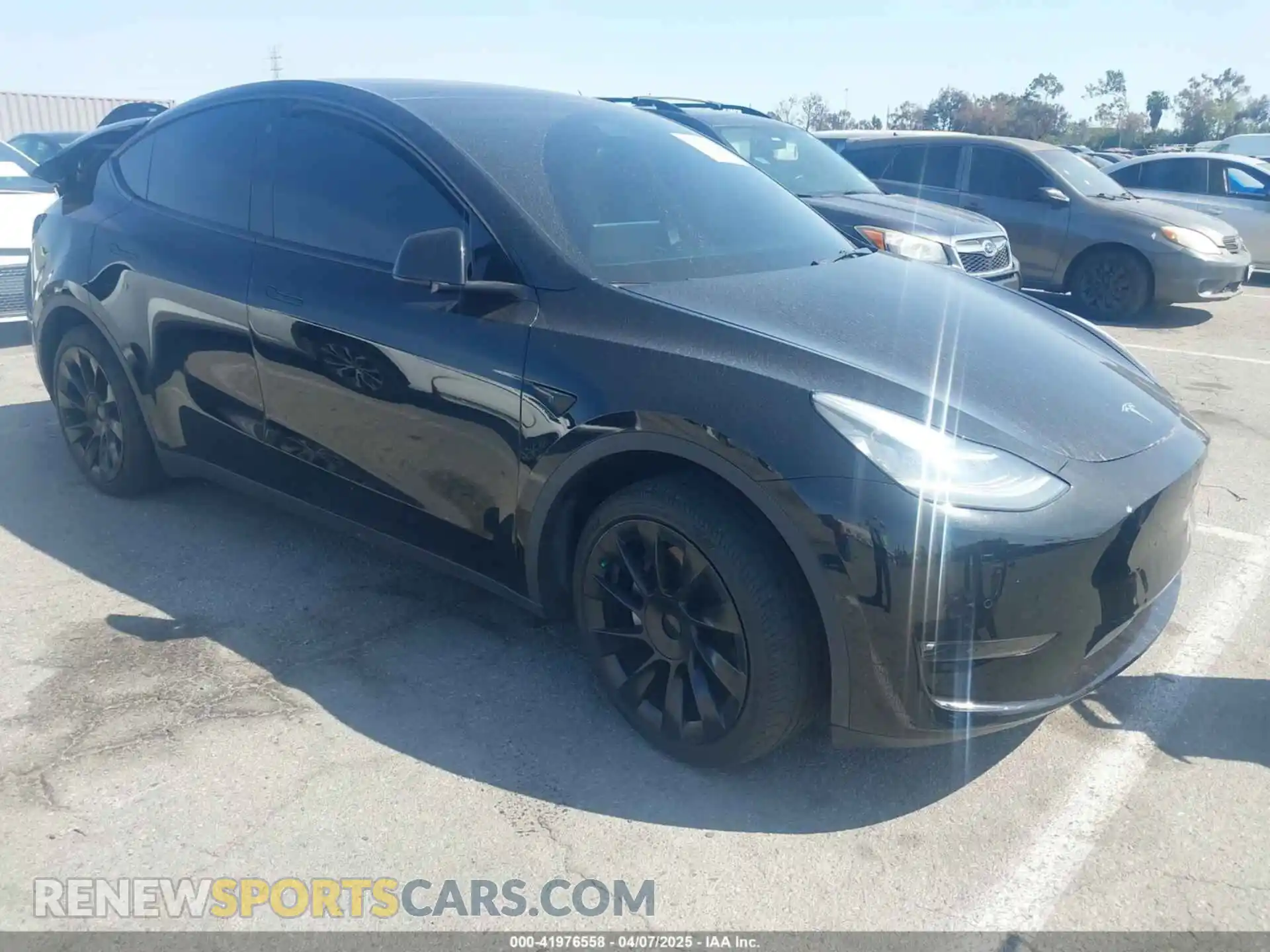 1 Photograph of a damaged car 5YJYGDEE0MF219252 TESLA MODEL Y 2021